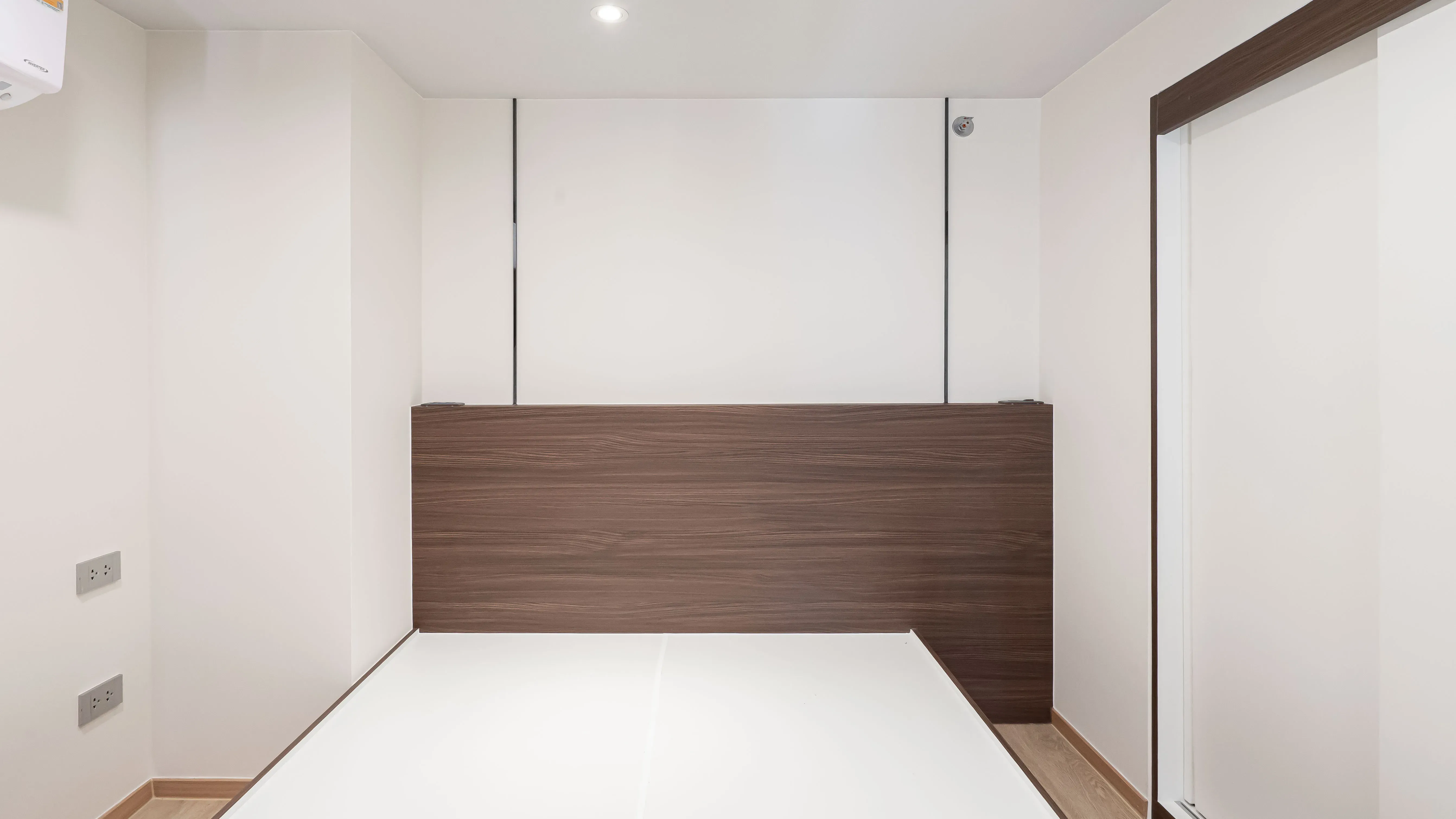 image-cover-bed-room-real