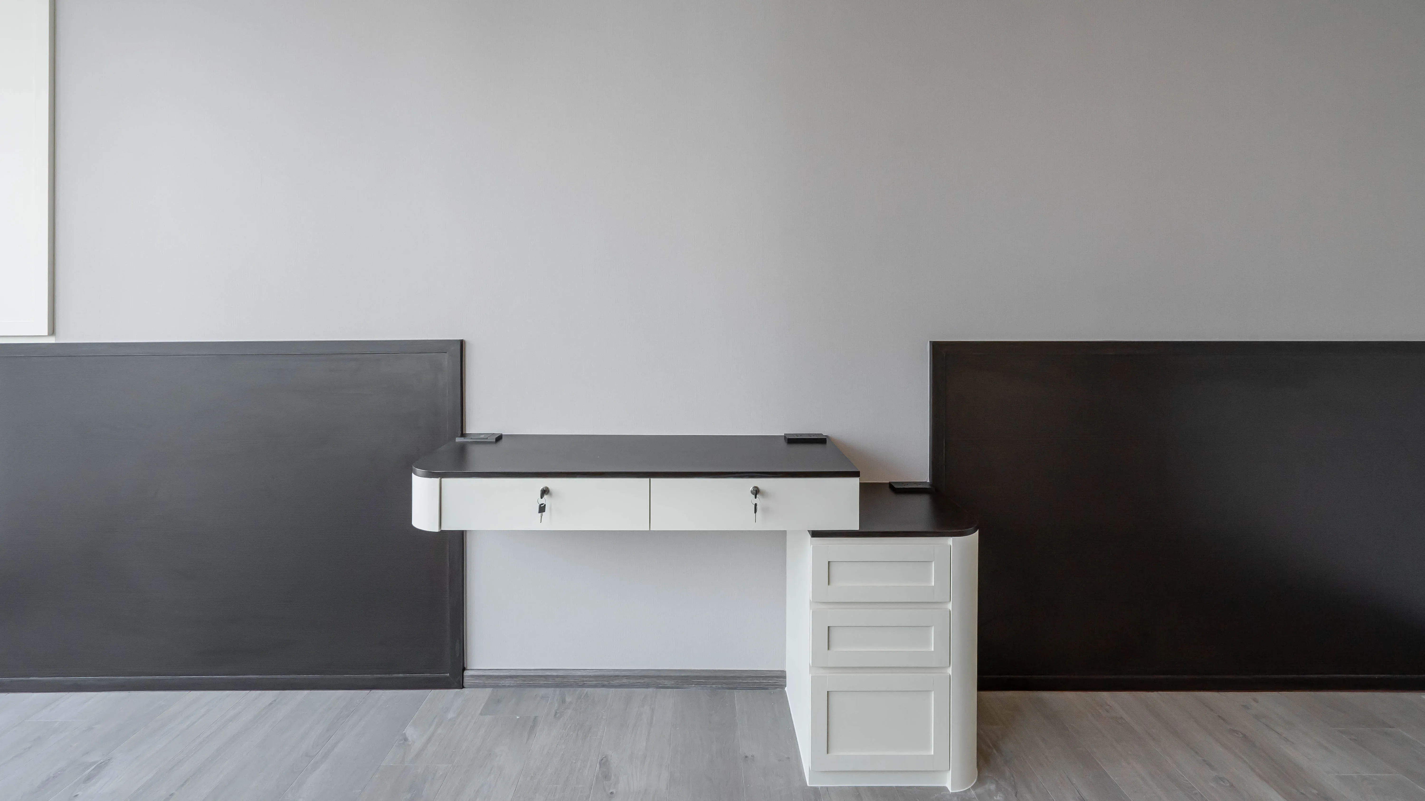 image-cover-bed-room-real