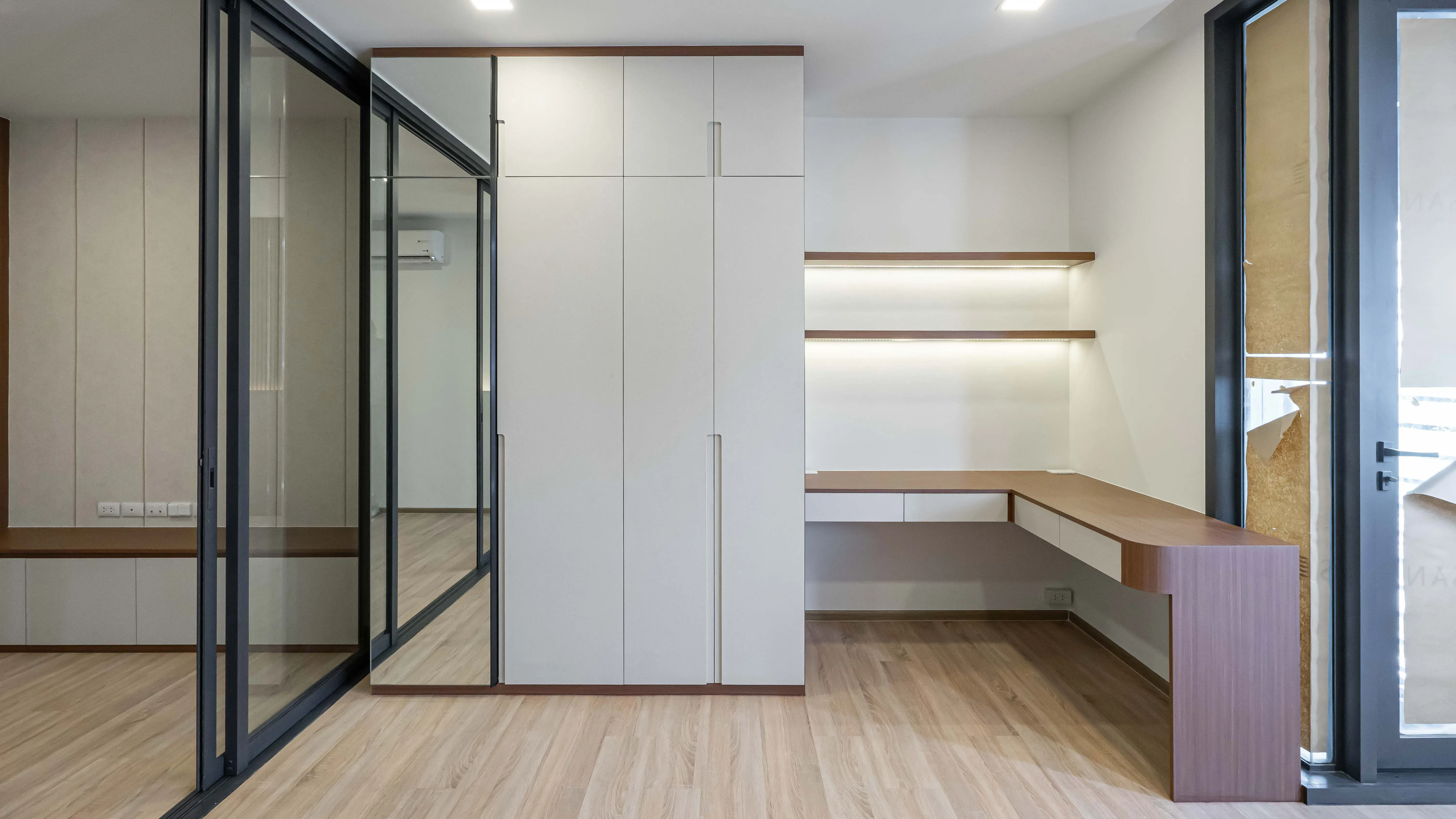 image-cover-bed-room-real