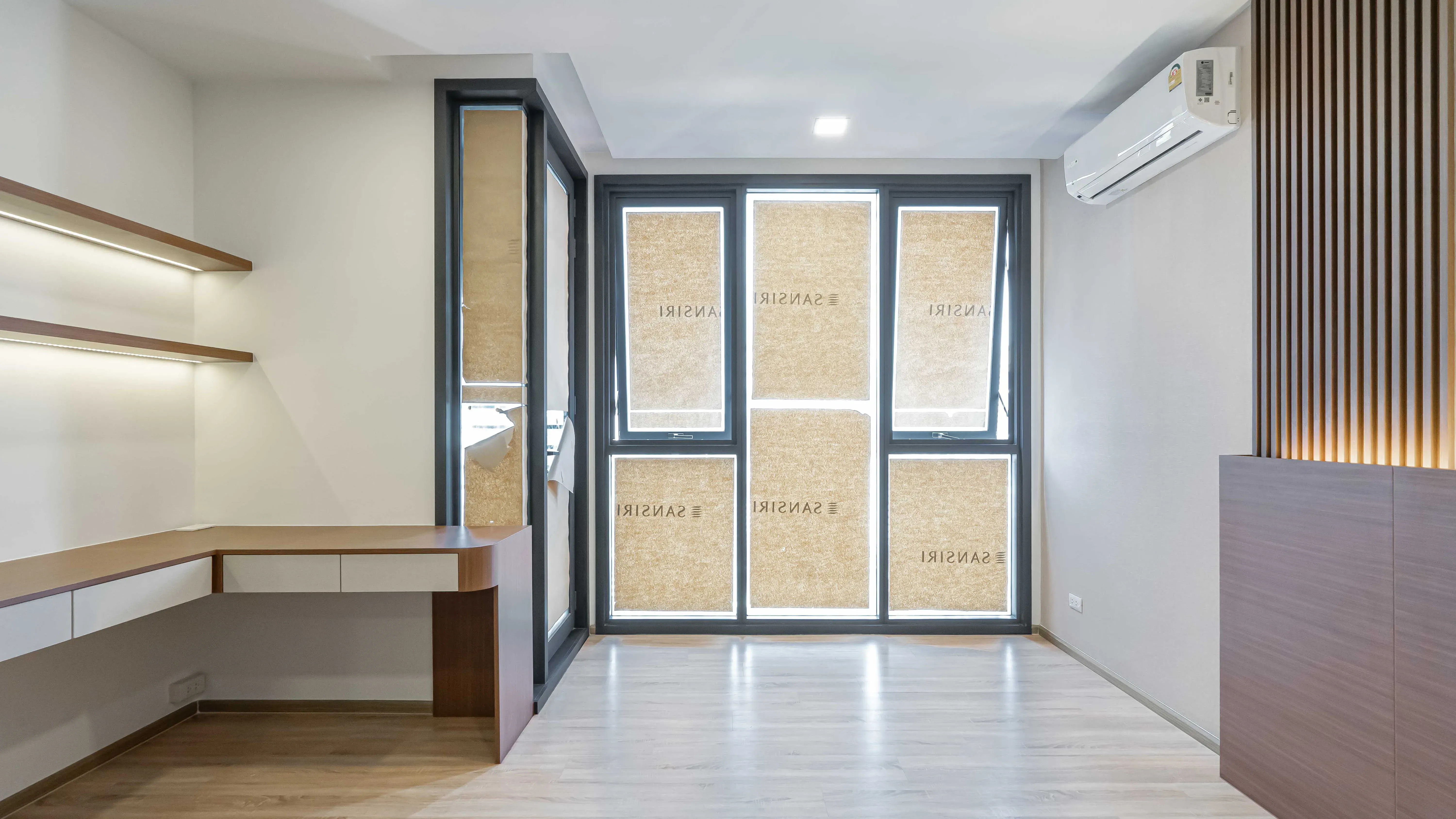 image-cover-bed-room-real