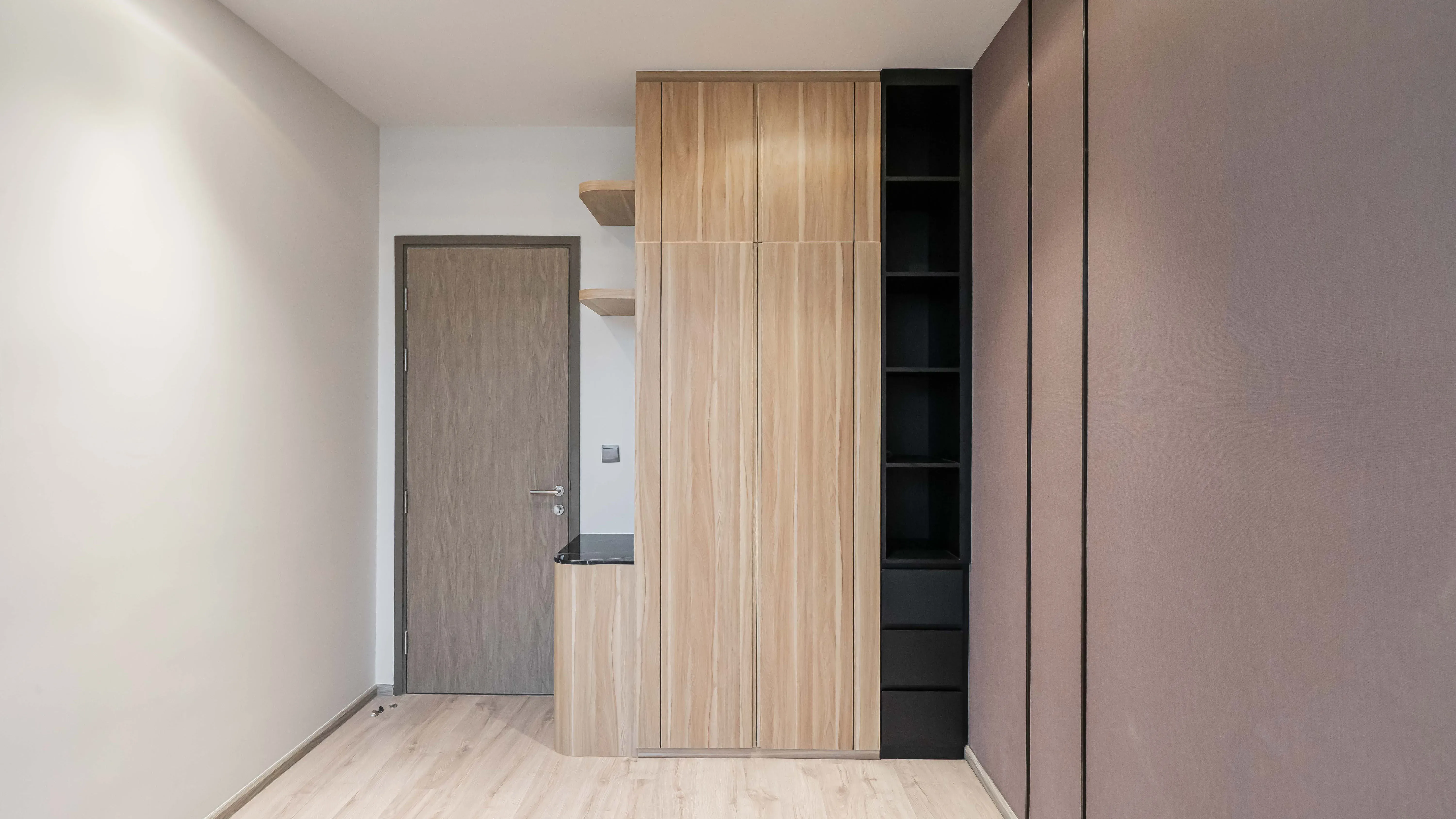 image-cover-bed-room-real