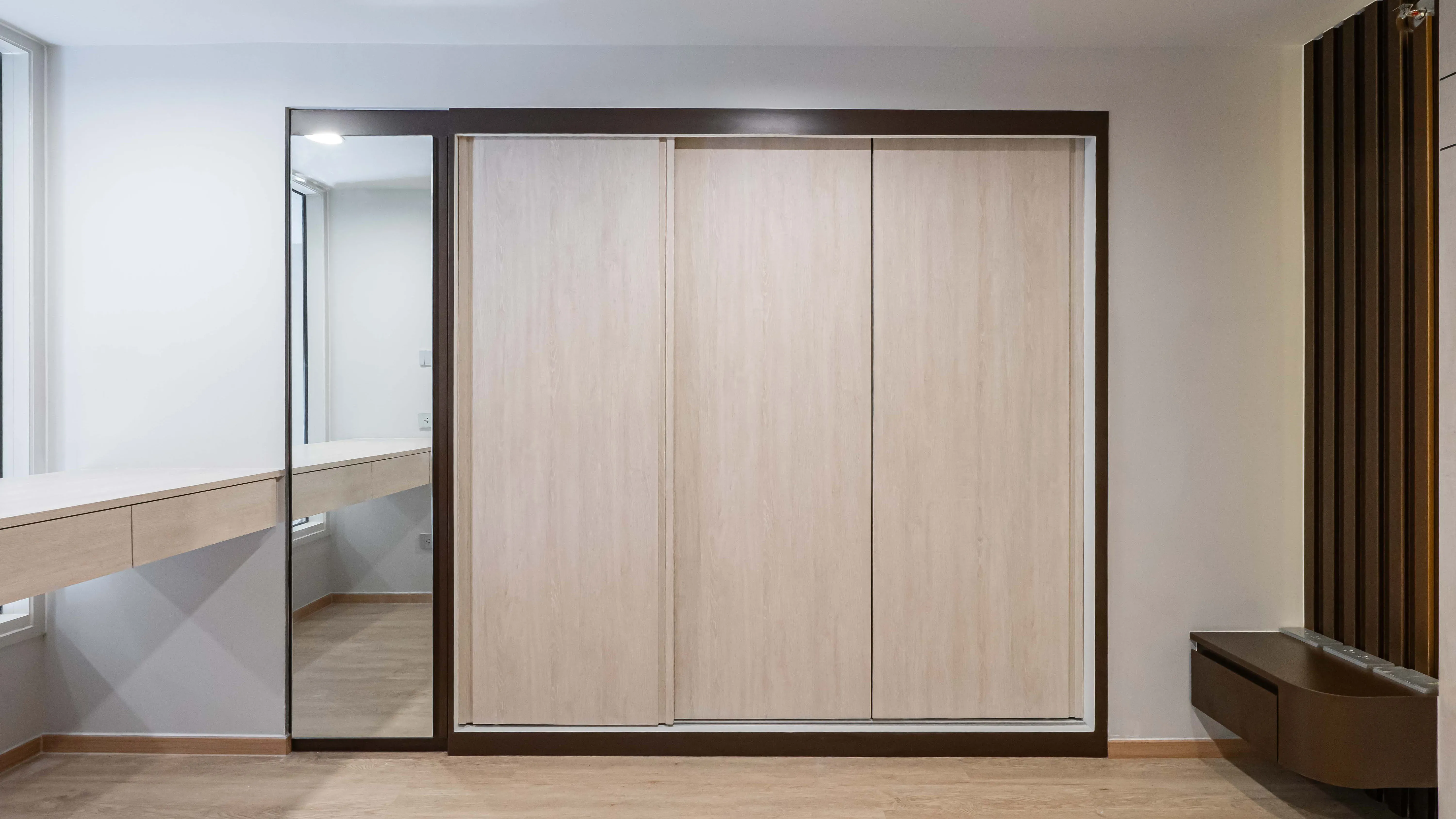 image-cover-bed-room-real