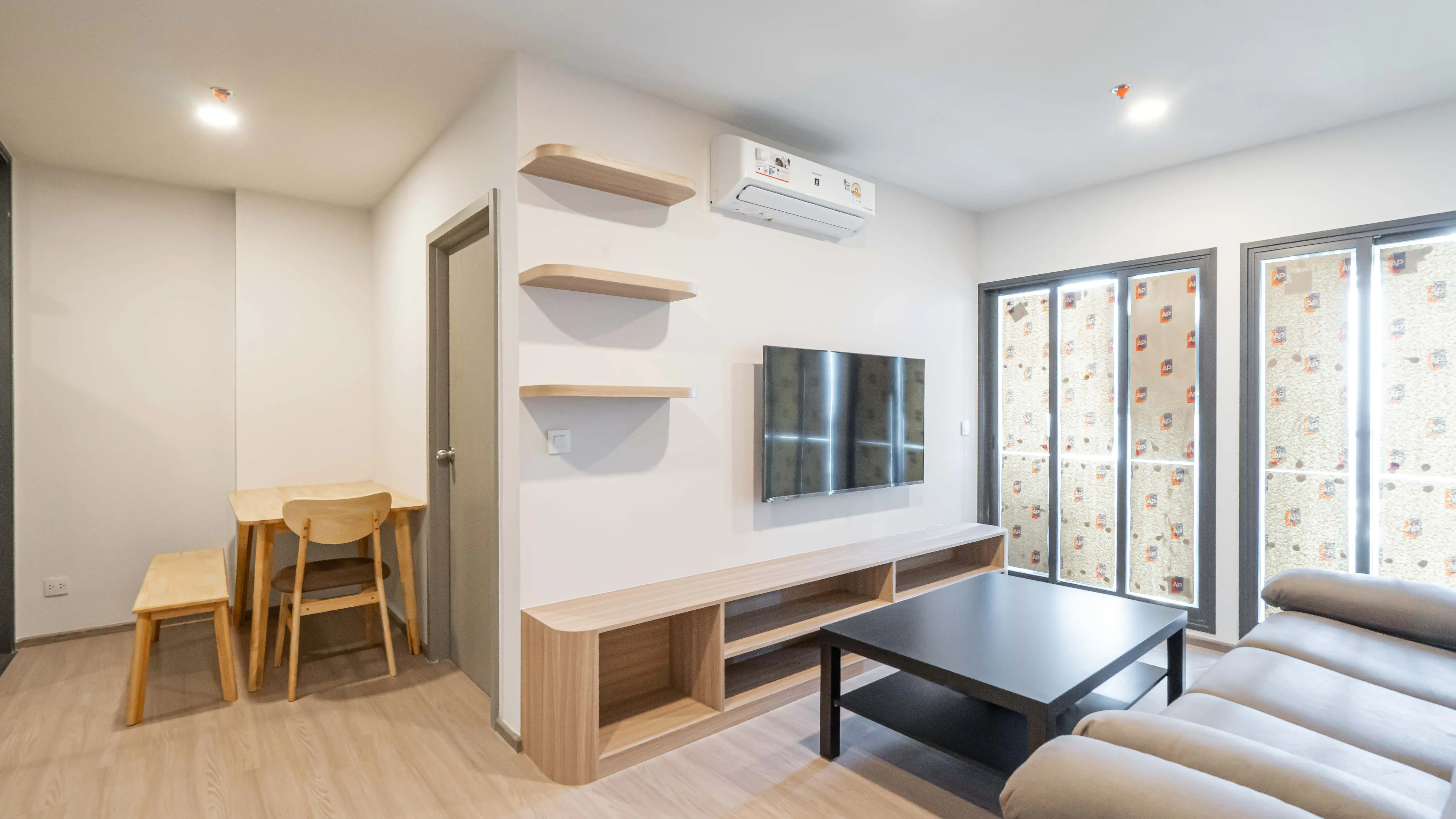 image-cover-living-room-real