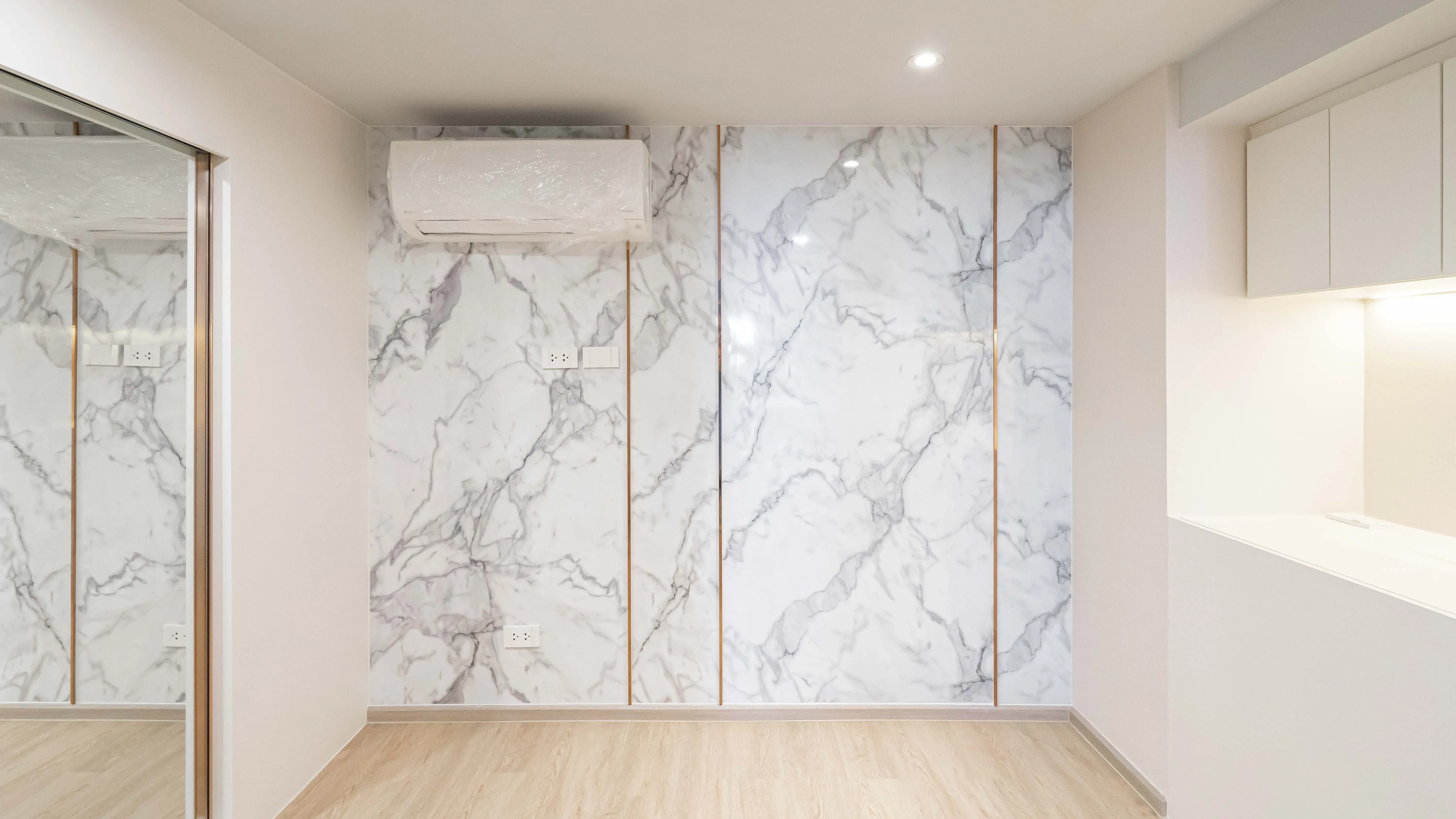 image-cover-bed-room-real