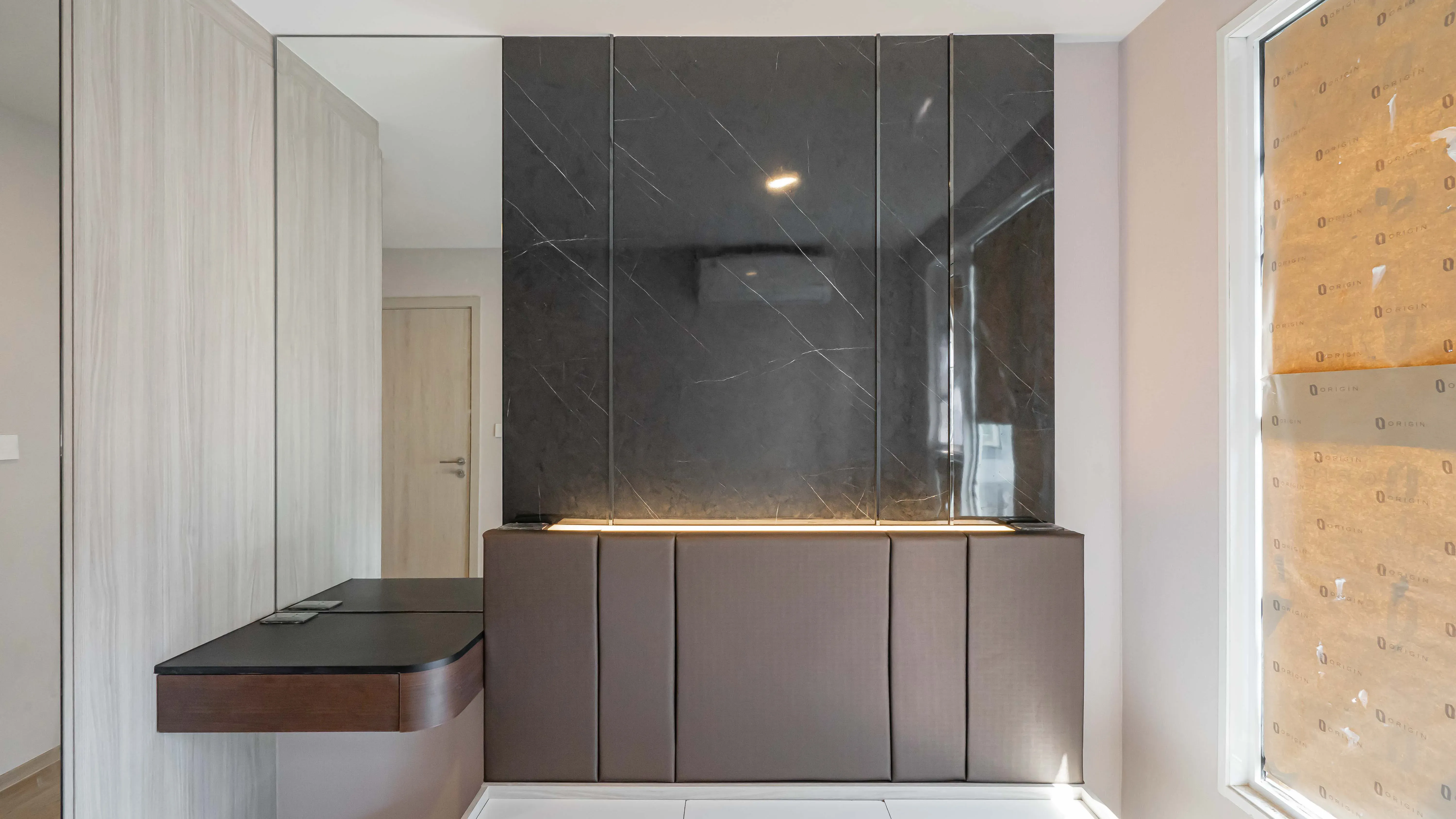 image-cover-bed-room-real