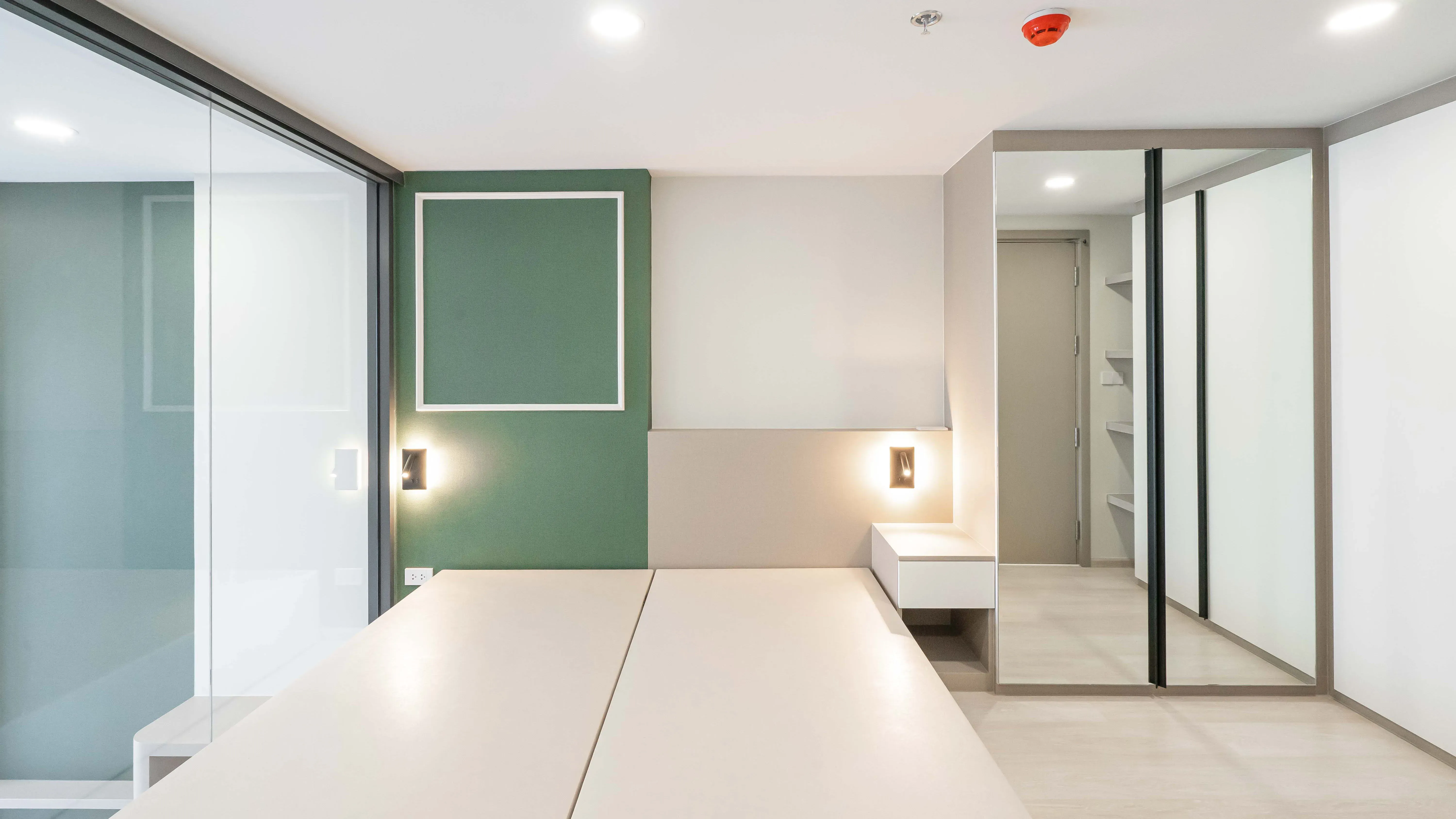 image-cover-bed-room-real