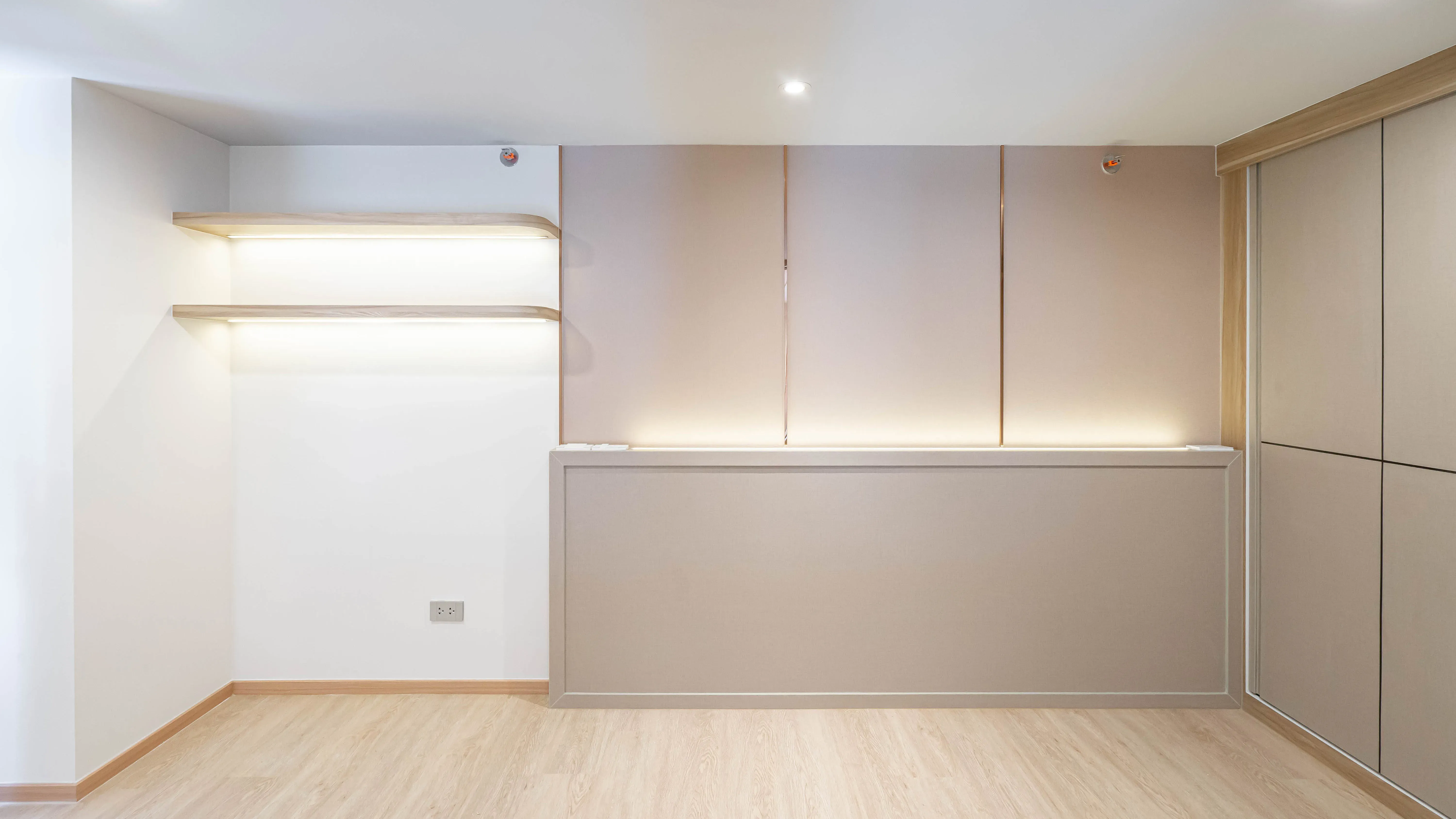 image-cover-bed-room-real