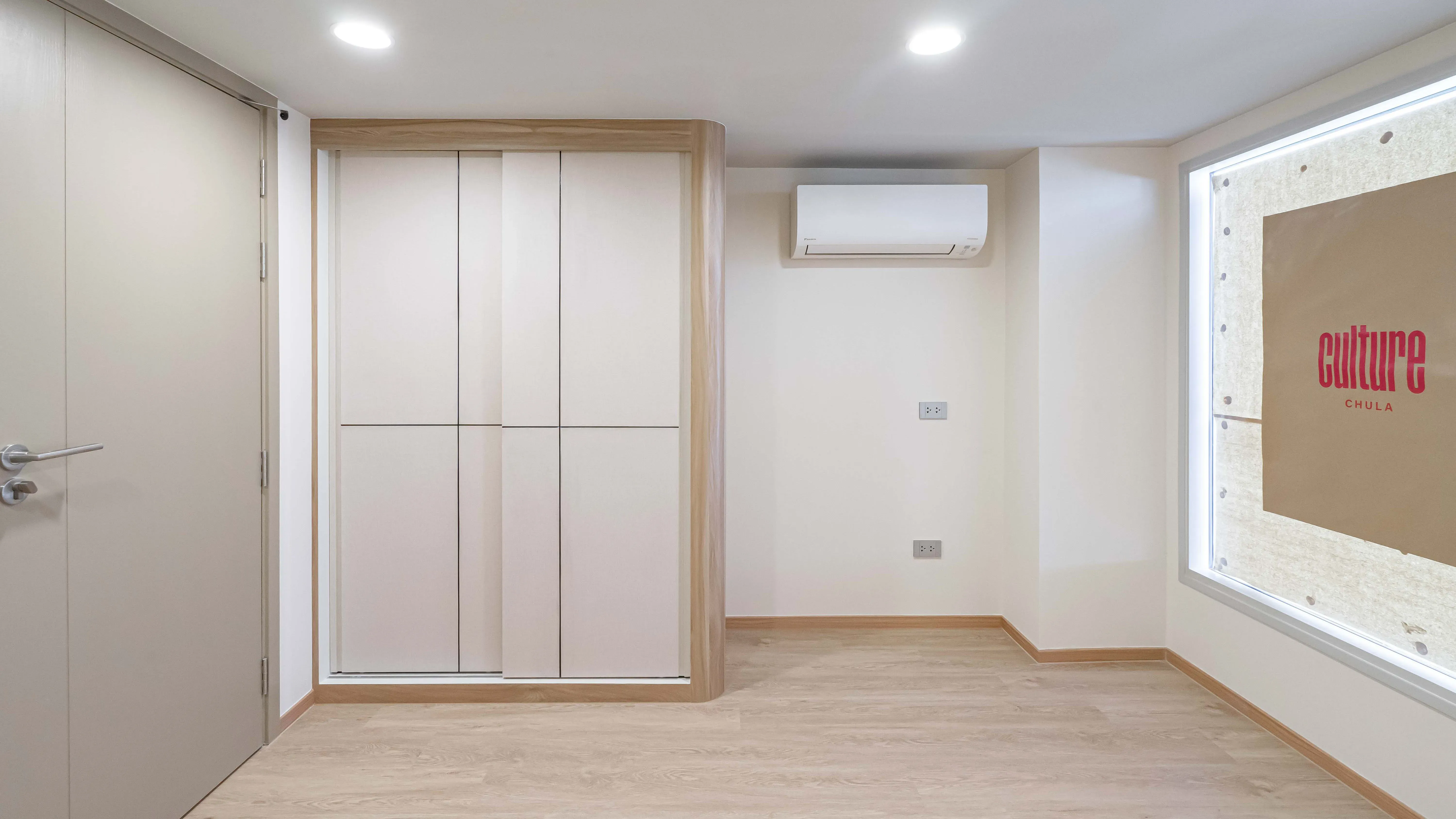 image-cover-bed-room-real