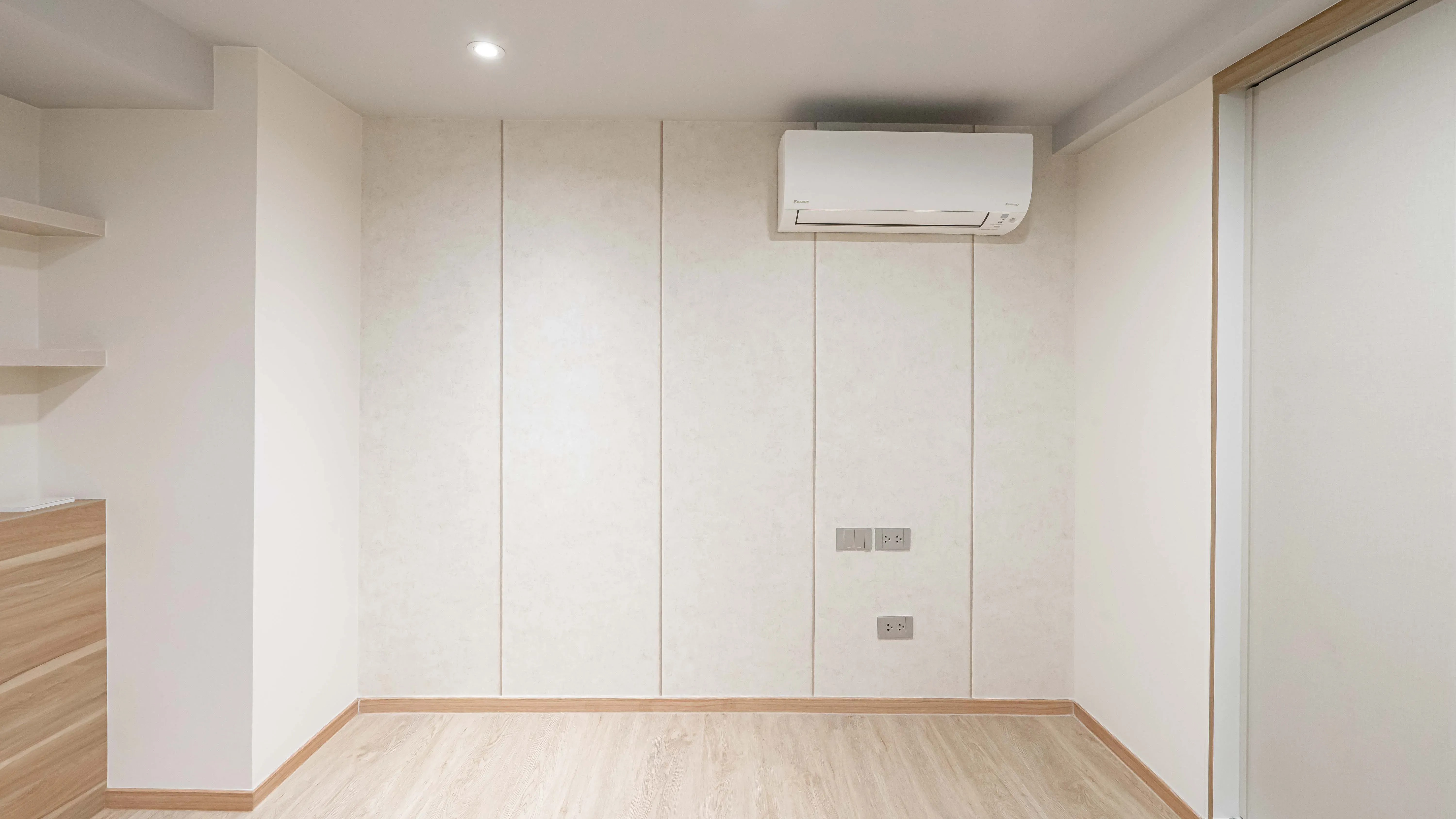 image-cover-bed-room-real