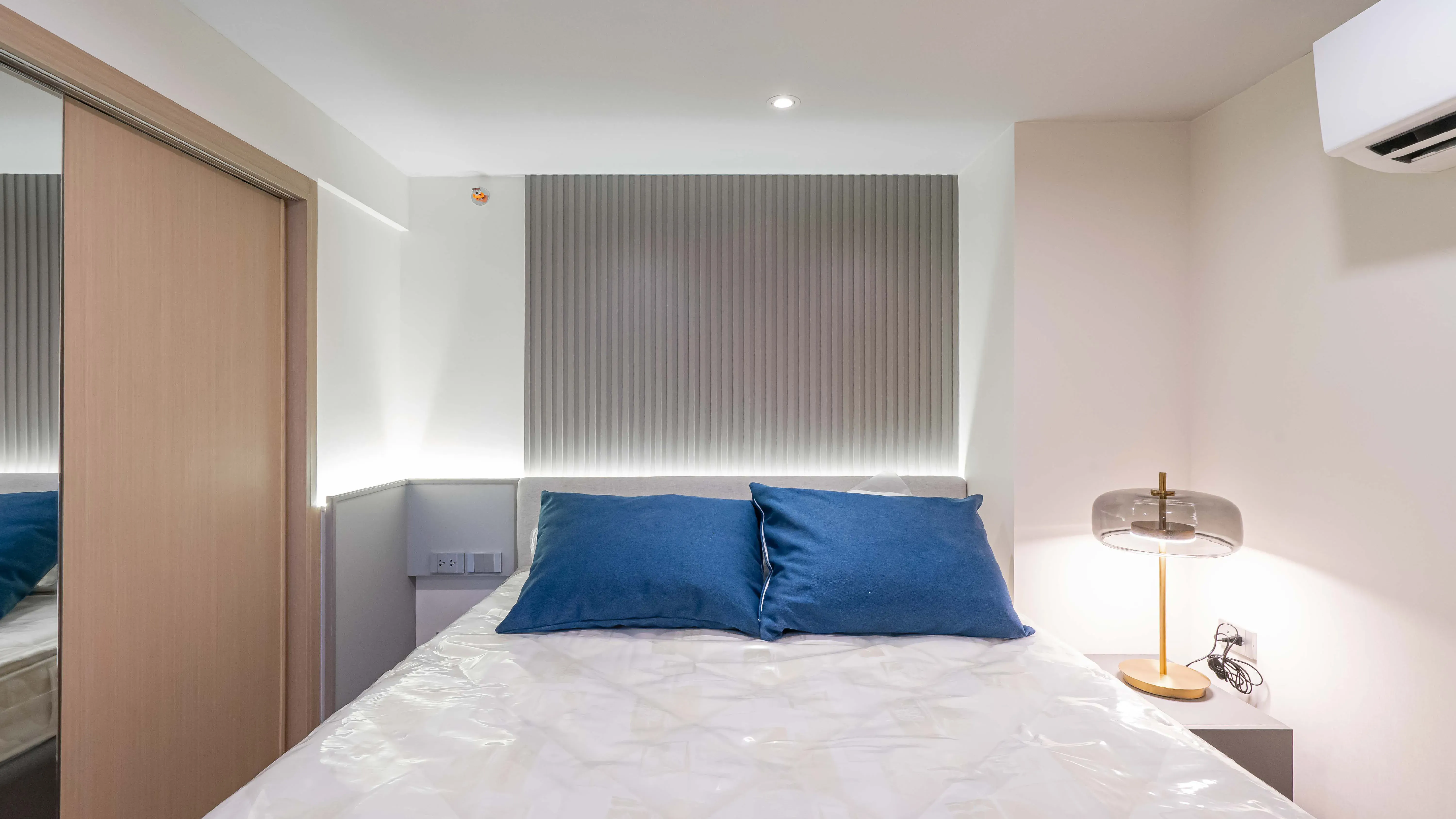 image-cover-bed-room-real