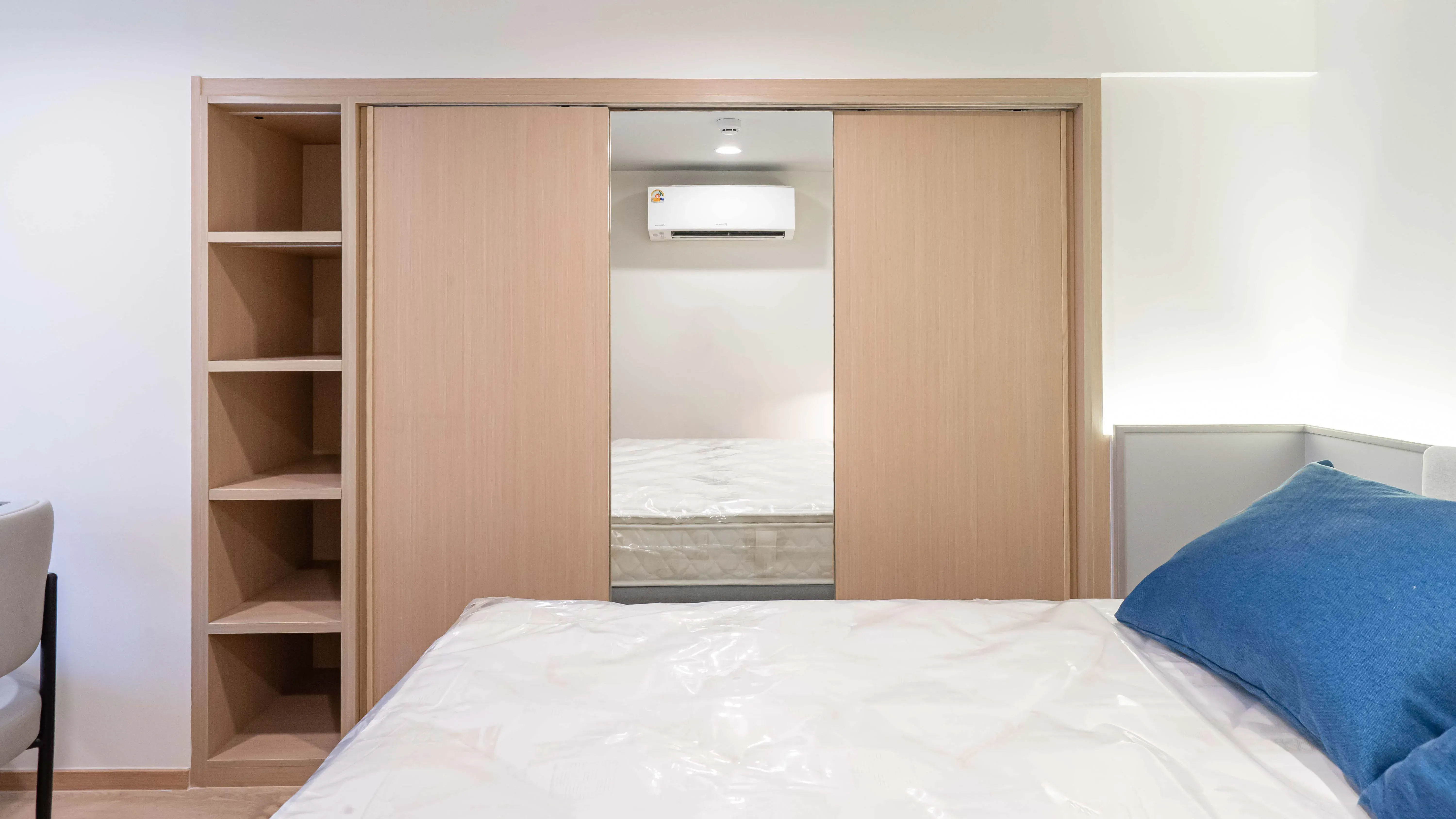 image-cover-bed-room-real