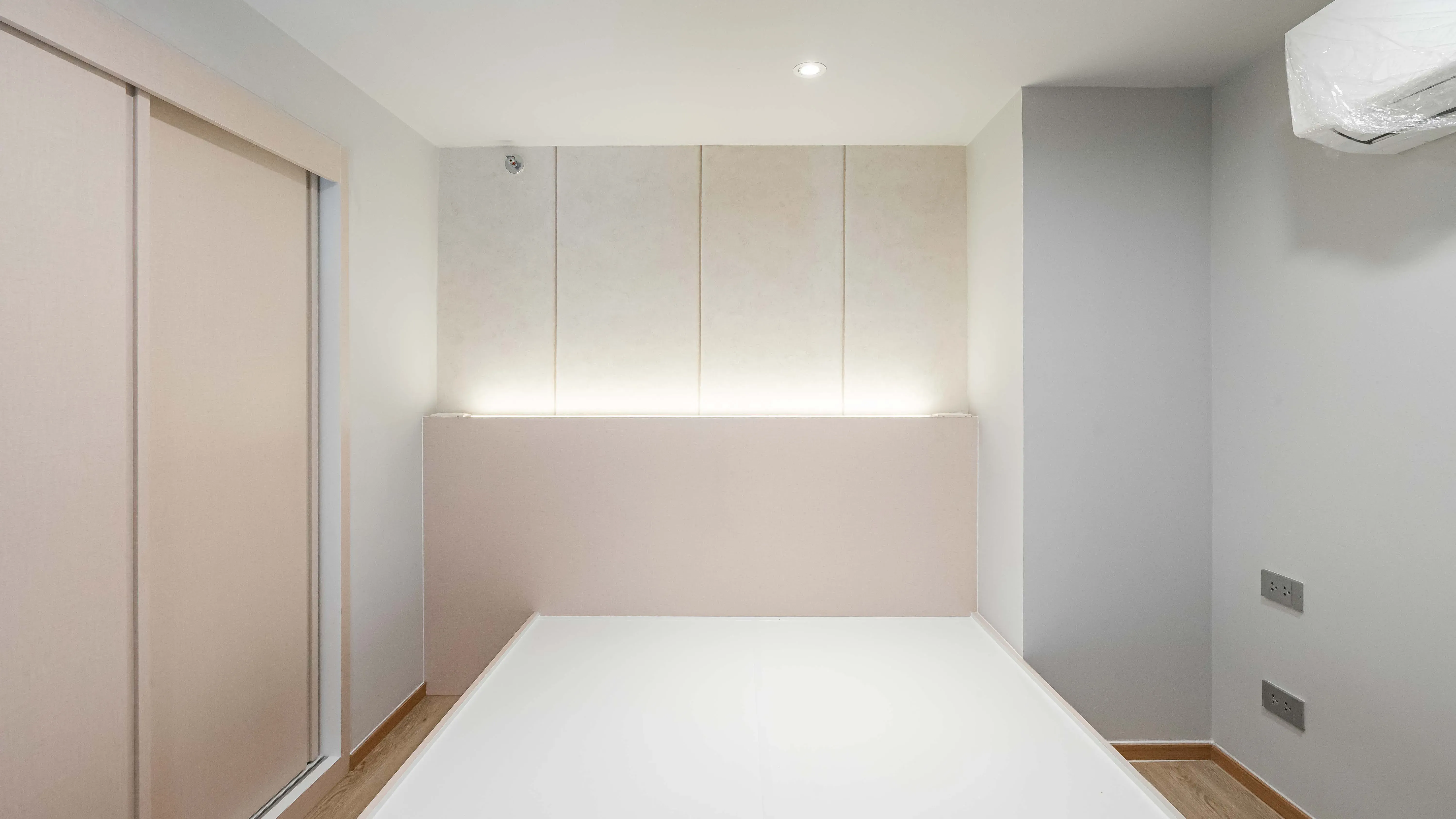 image-cover-bed-room-real