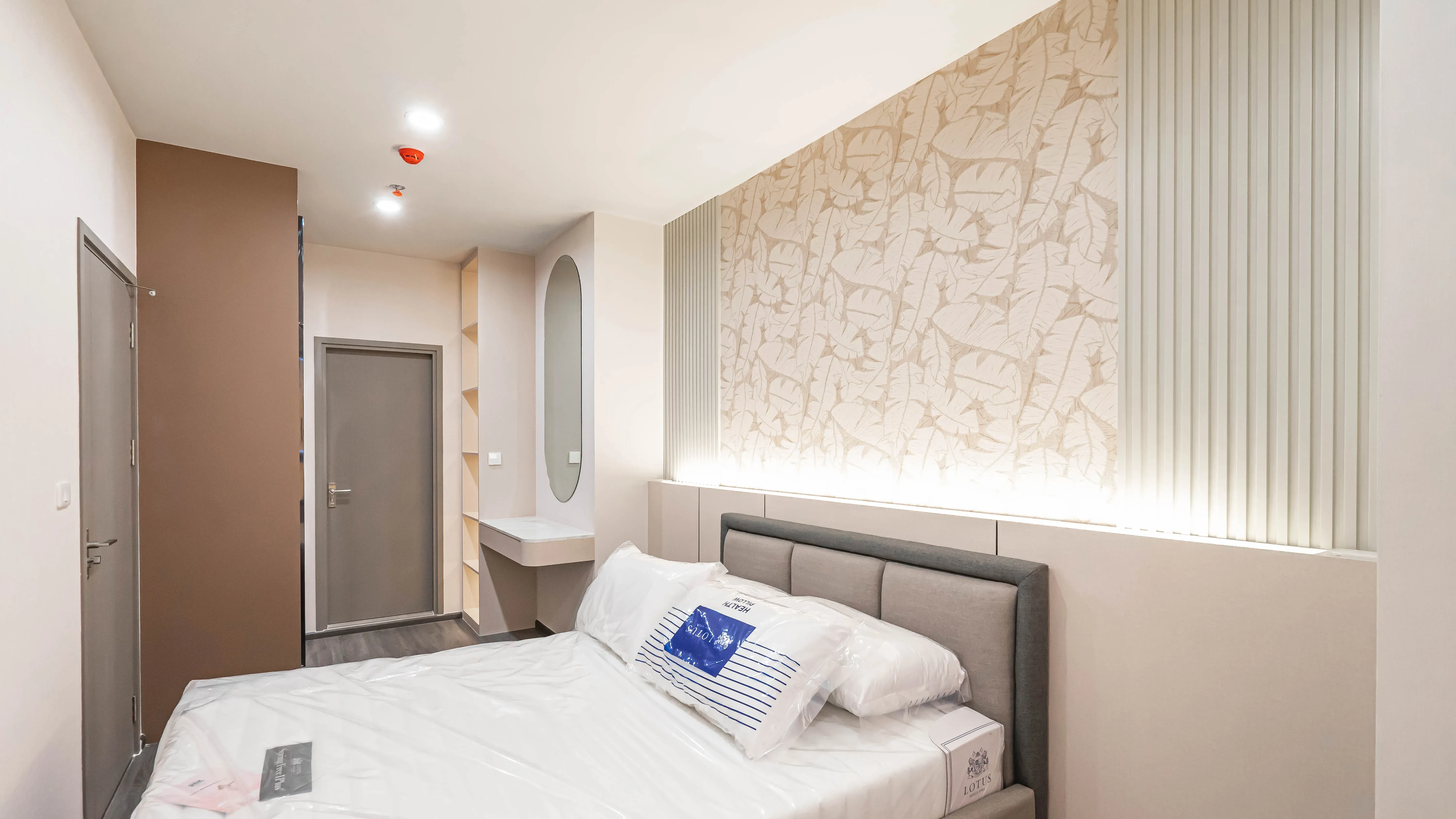 image-cover-bed-room-real