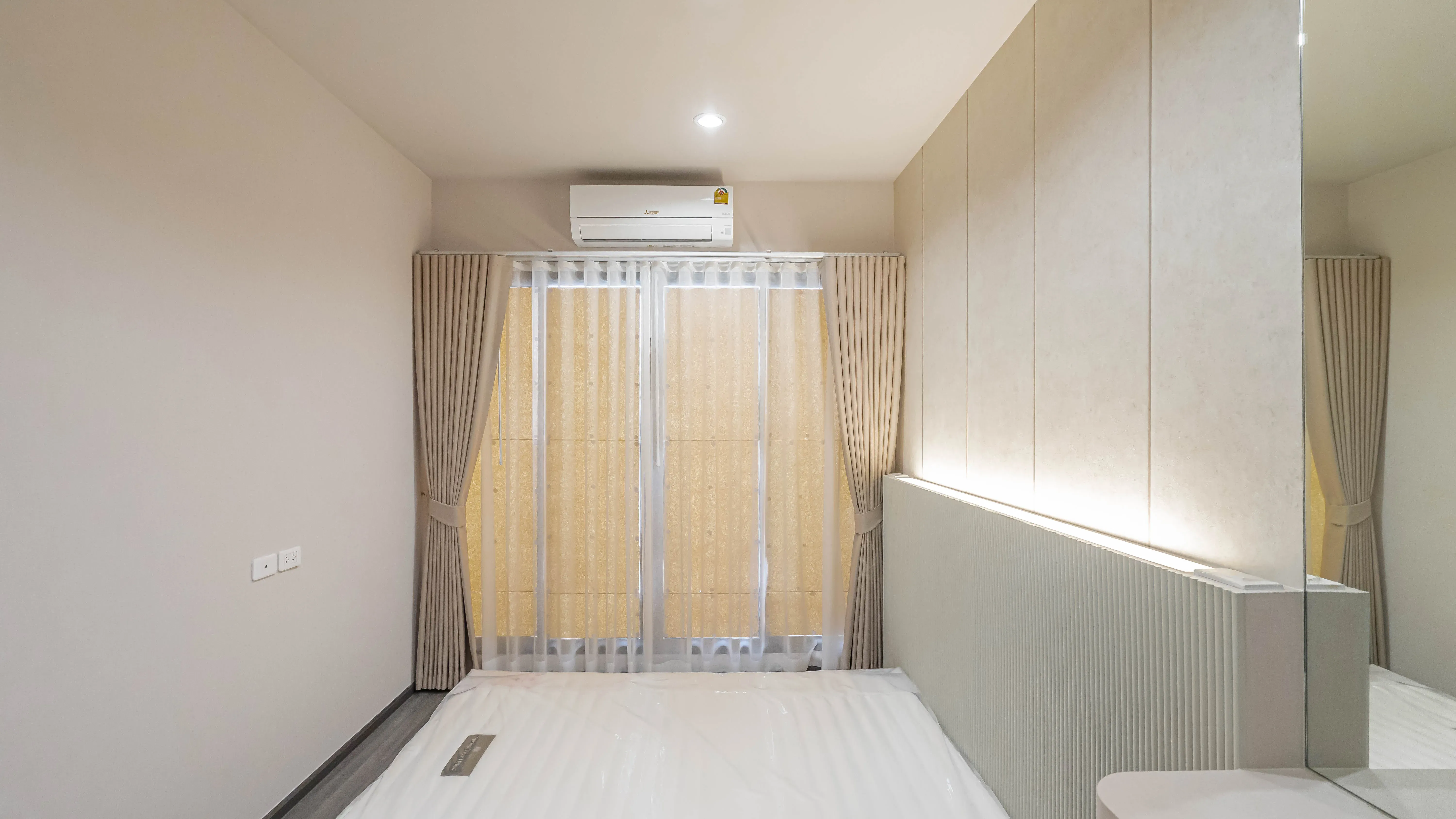 image-cover-bed-room-real