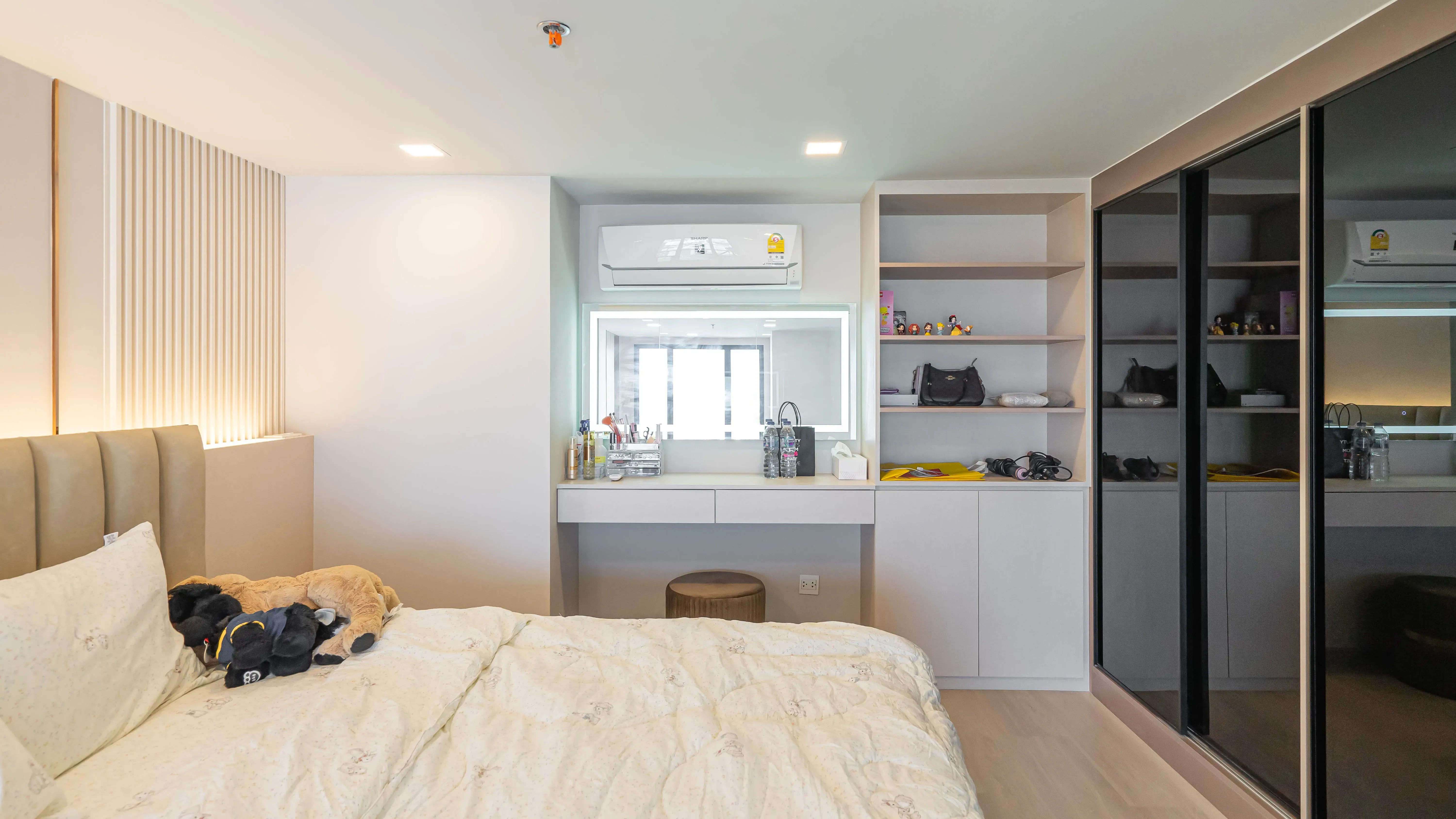 image-cover-bed-room-real