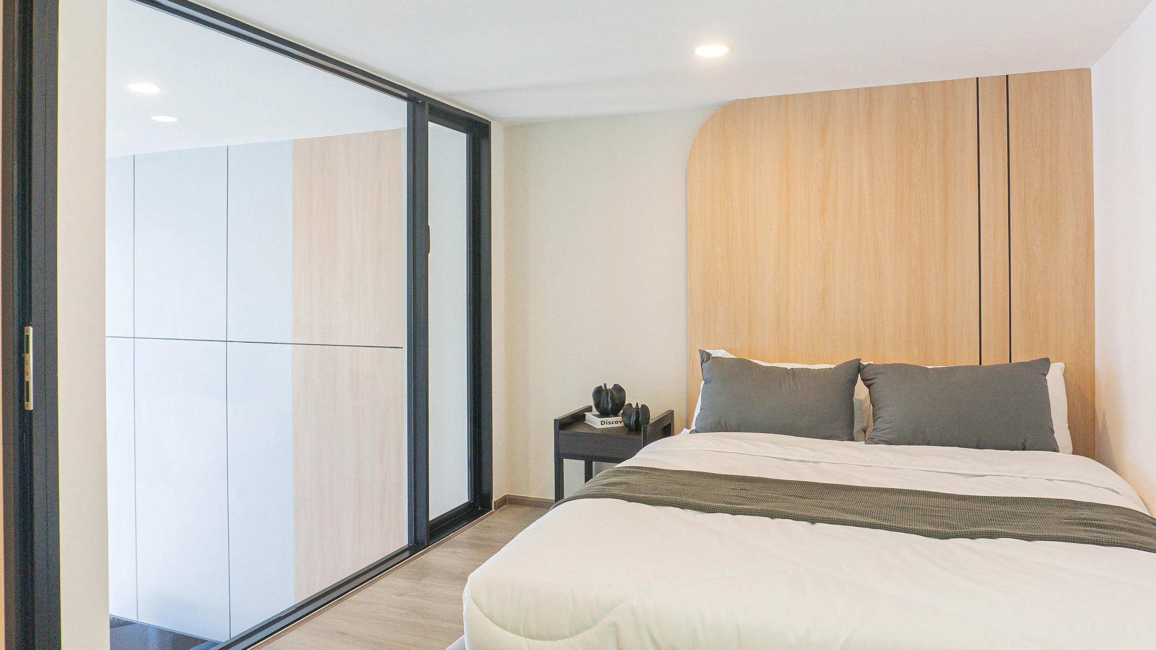 image-cover-real-bed-room