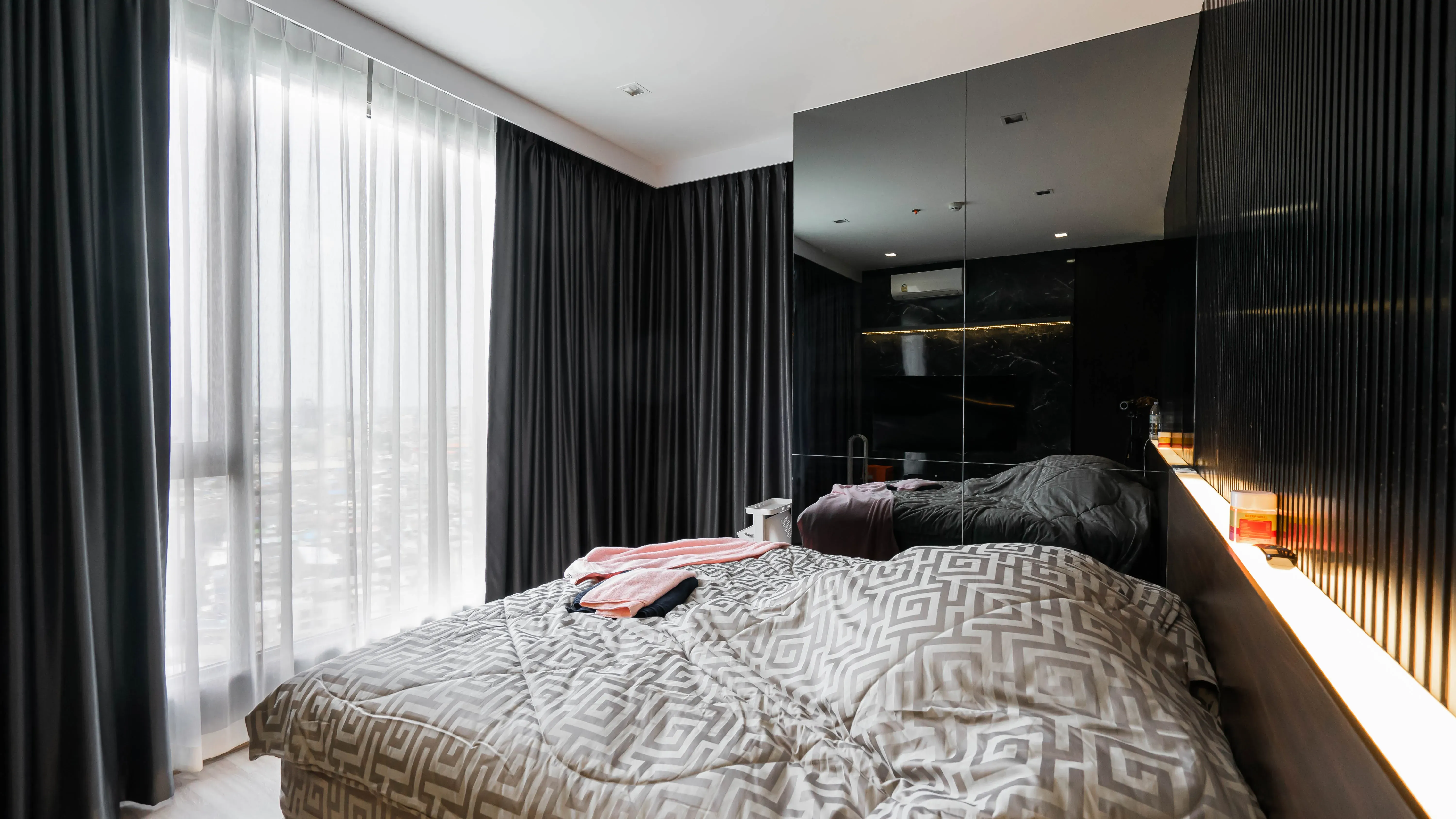 image-cover-bed-room-real