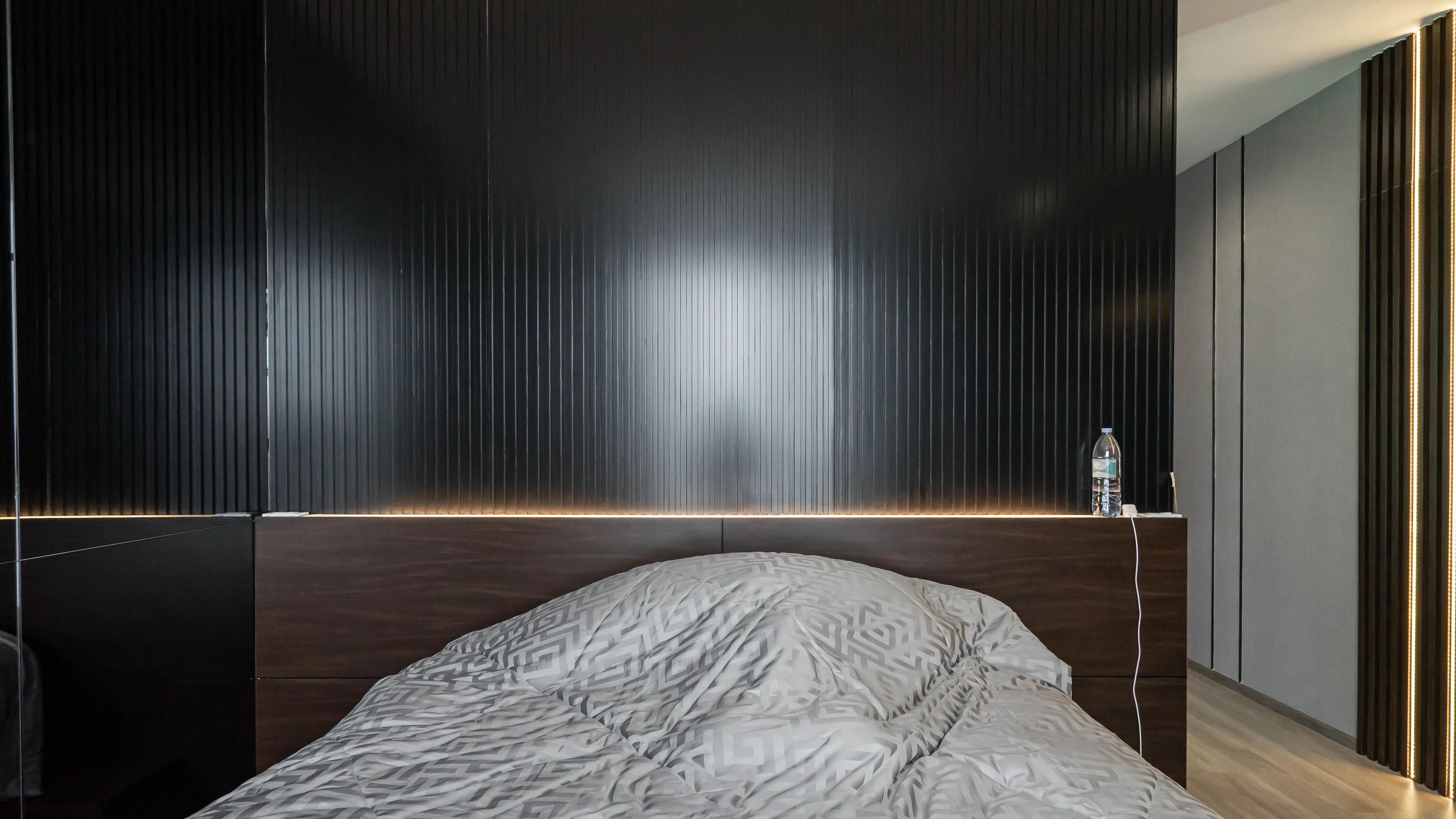 image-cover-bed-room-real