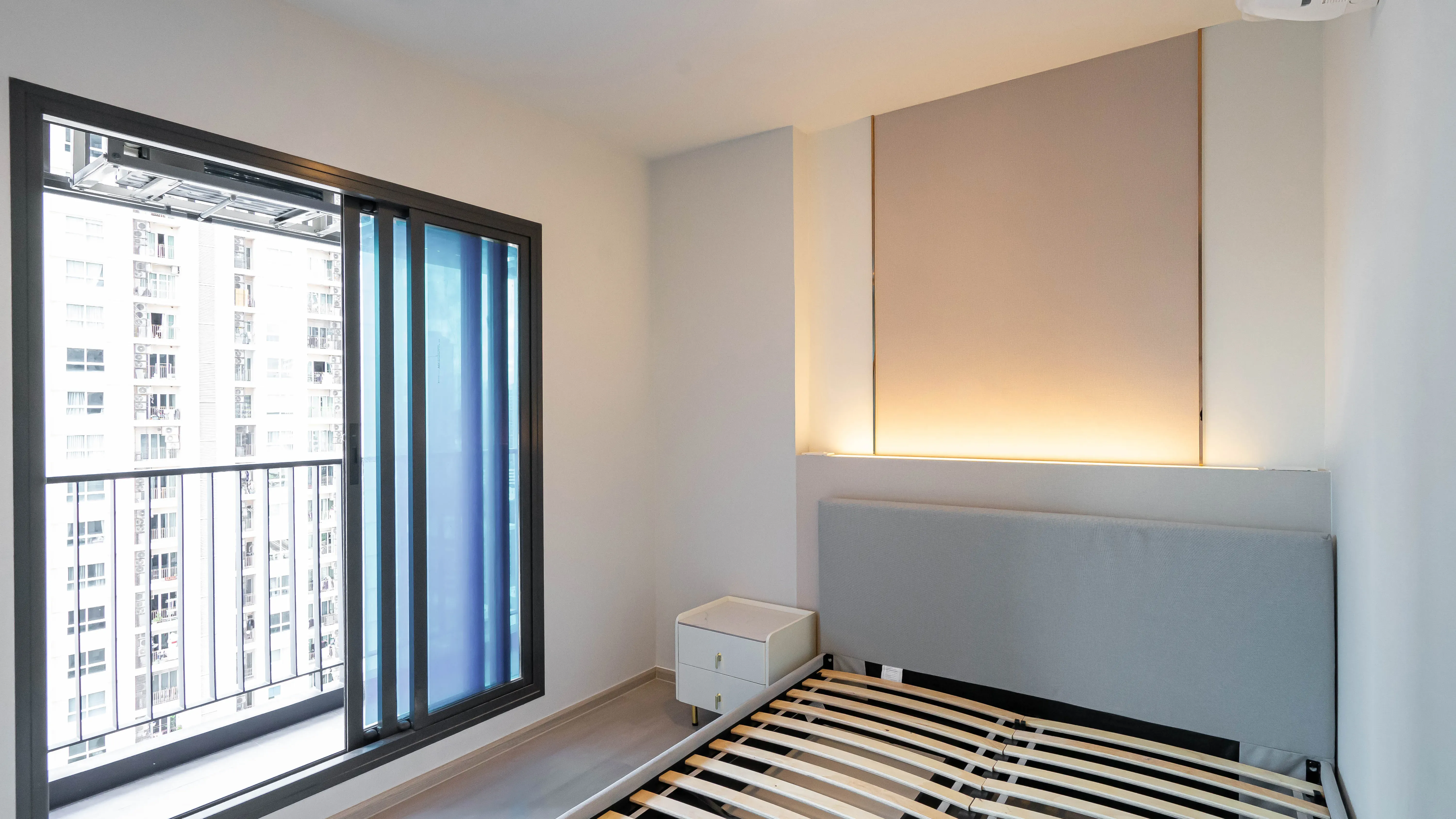 image-cover-bed-room-real