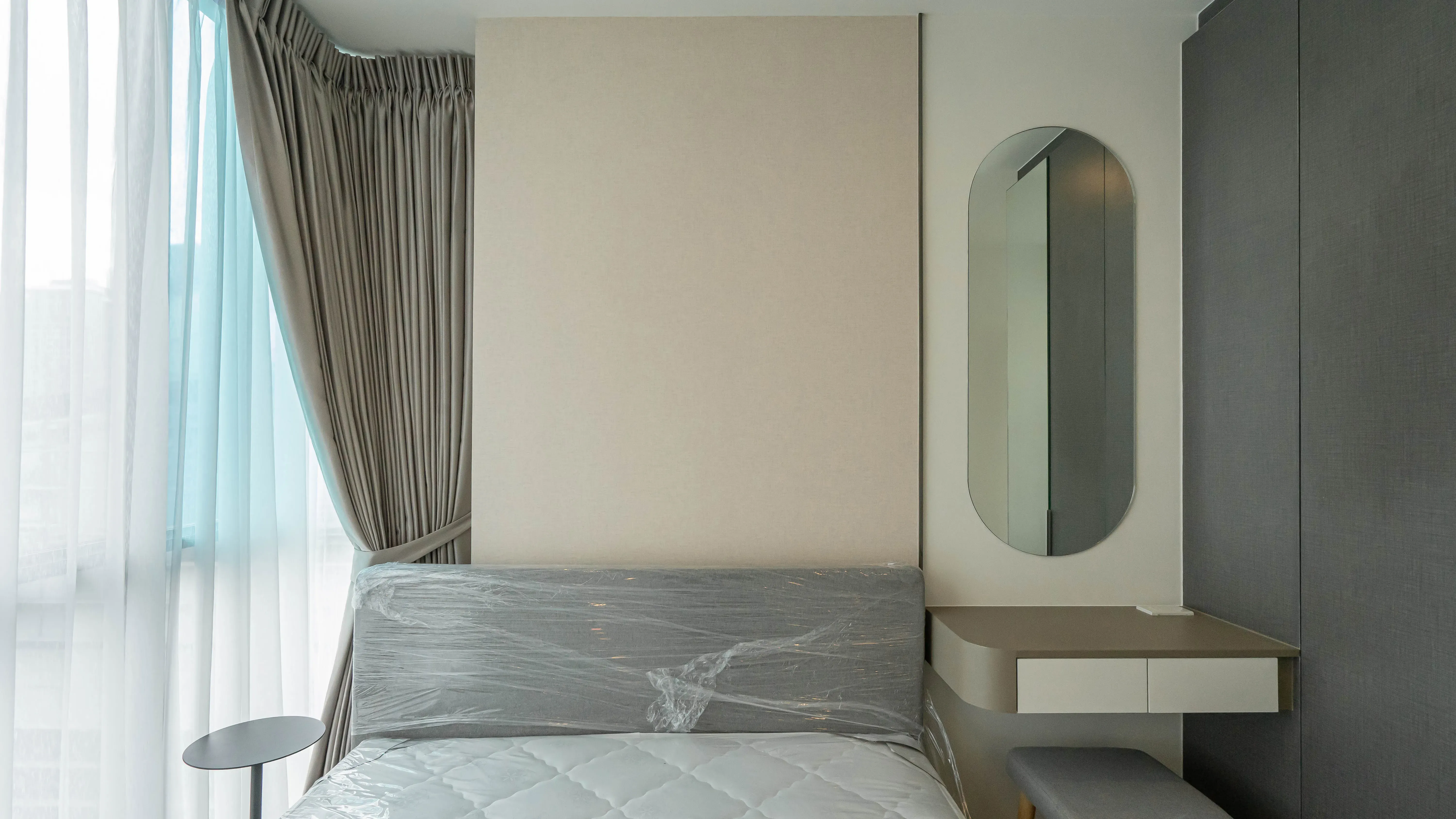 image-cover-bed-room-real