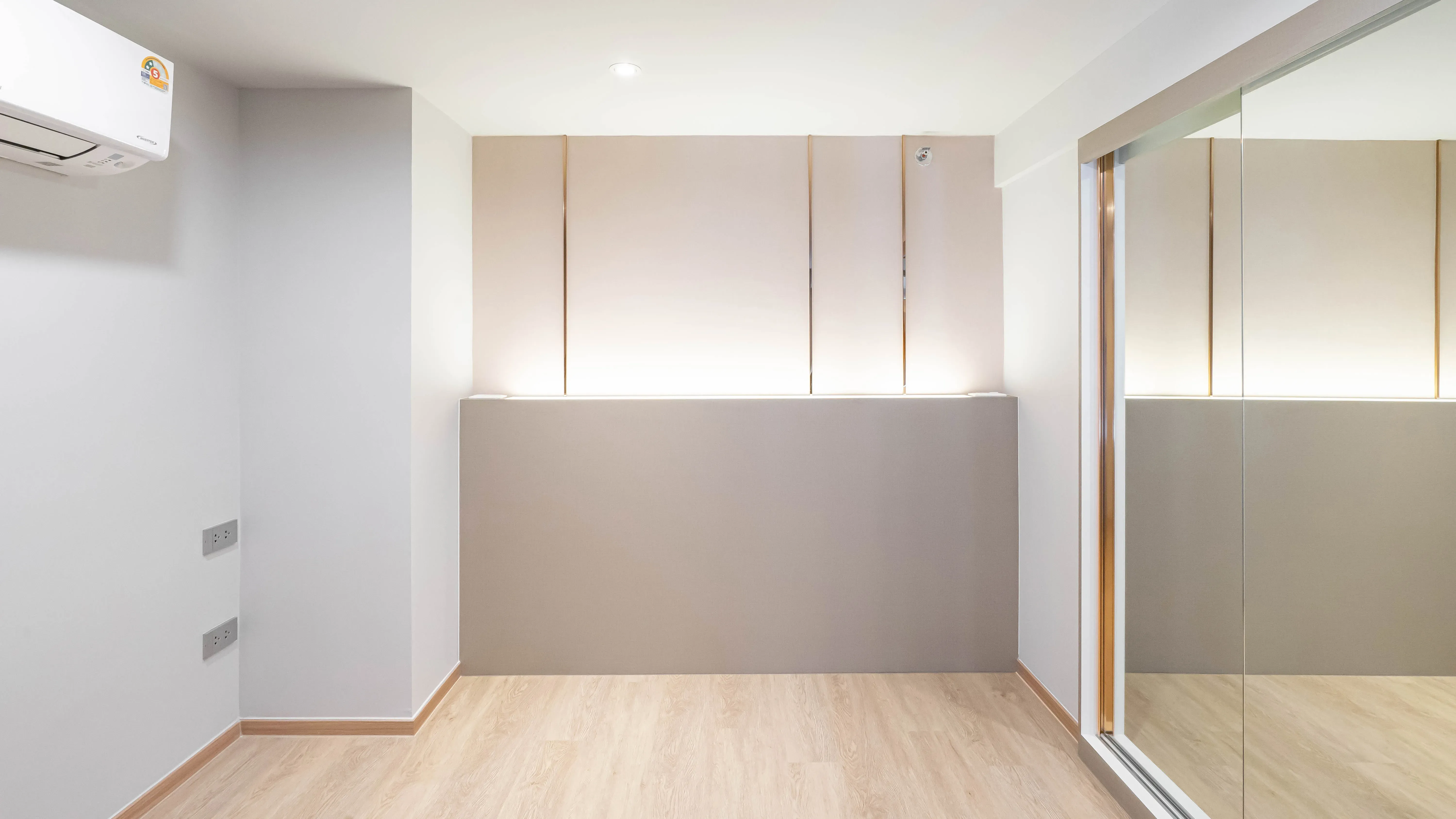 image-cover-bed-room-real