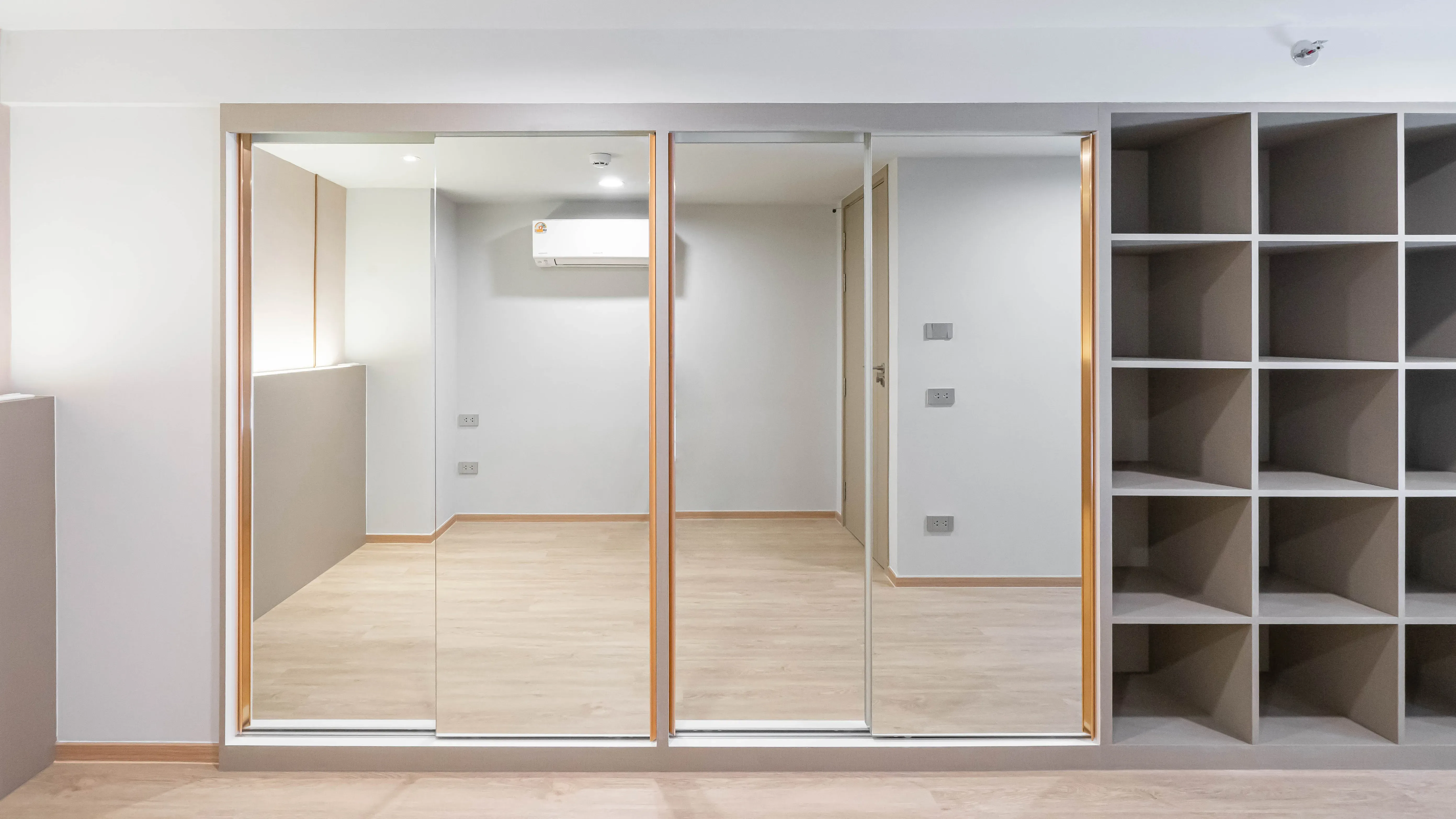 image-cover-bed-room-real