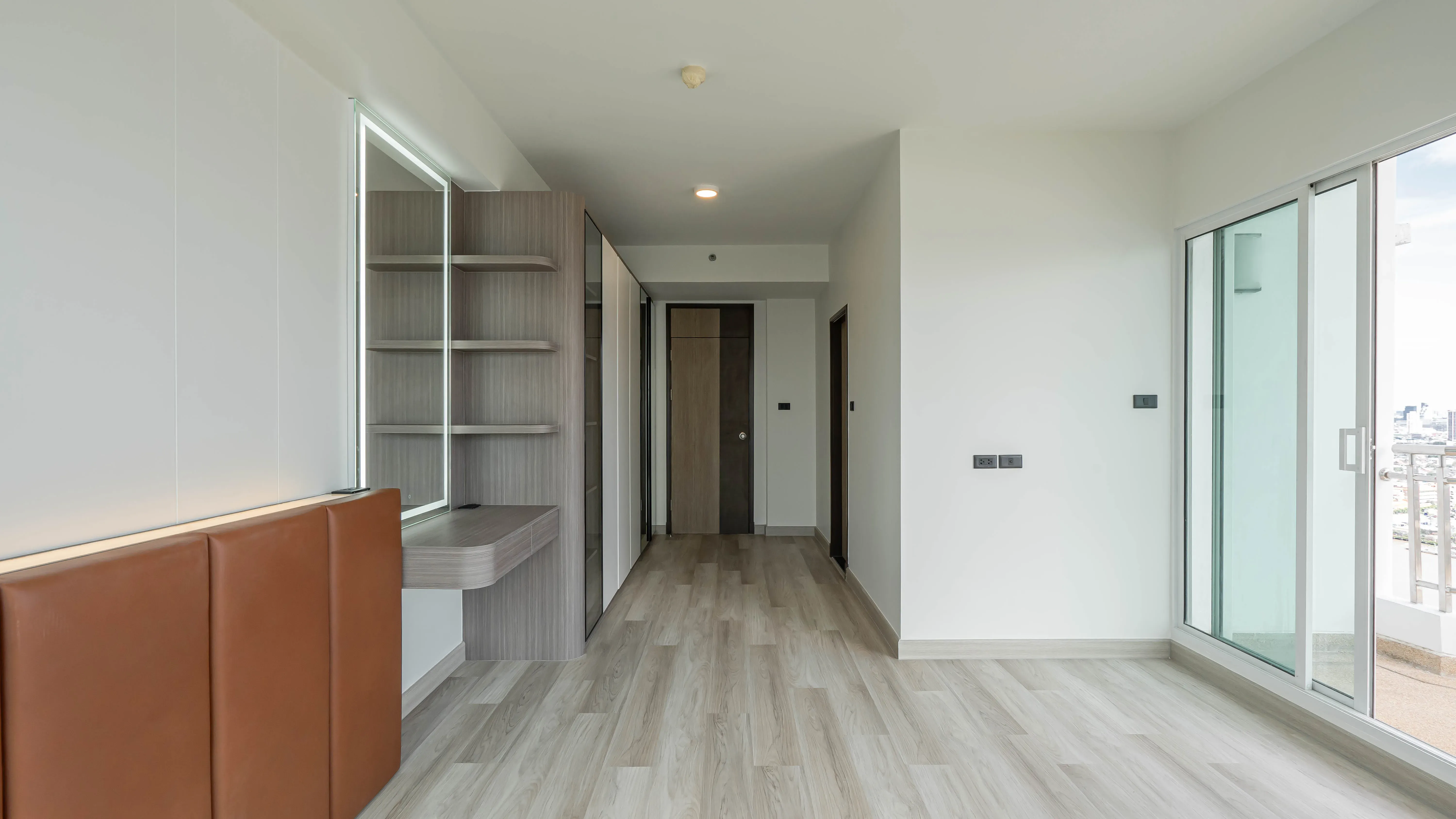 image-cover-bed-room-real