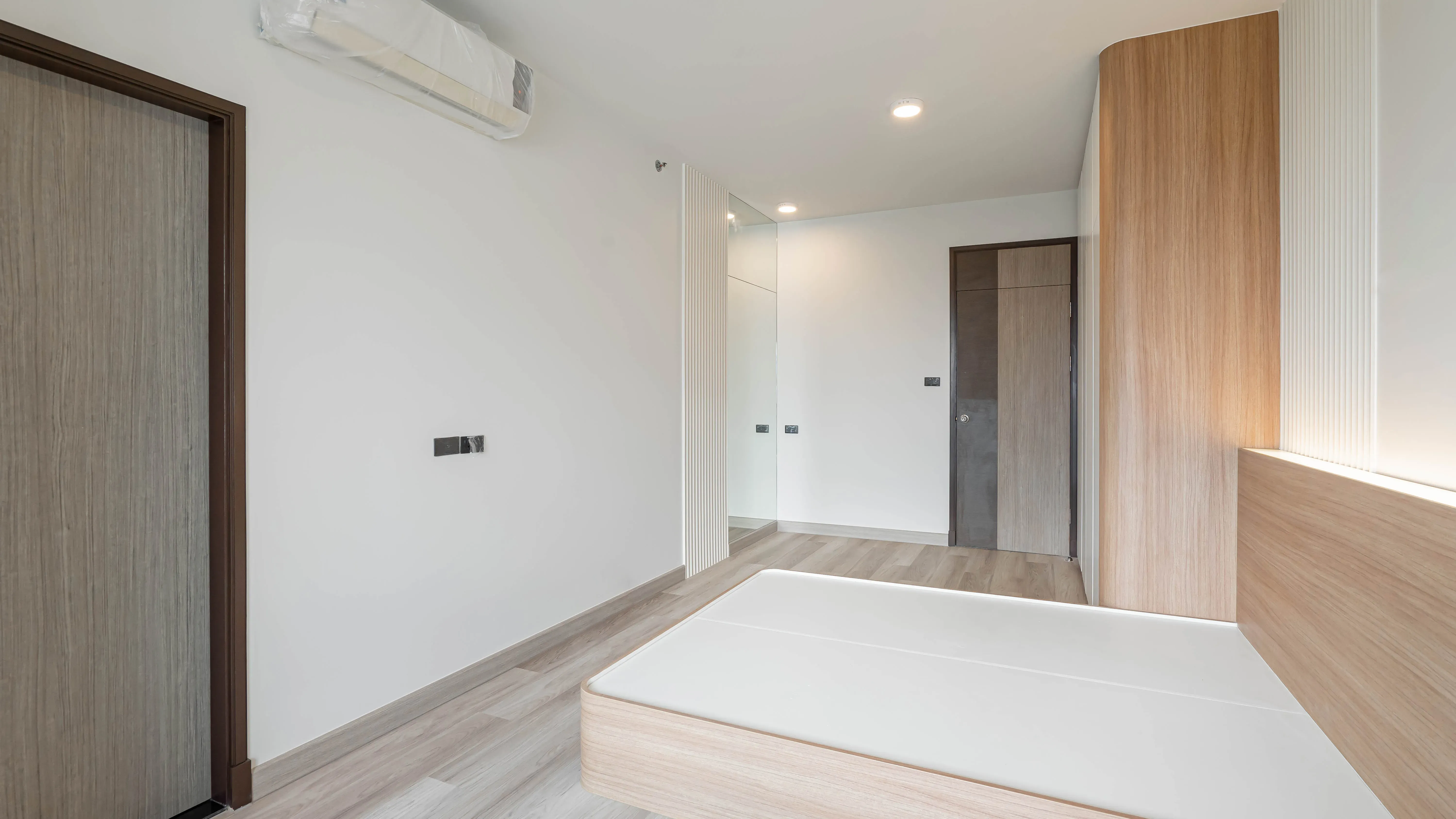 image-cover-bed-room-real