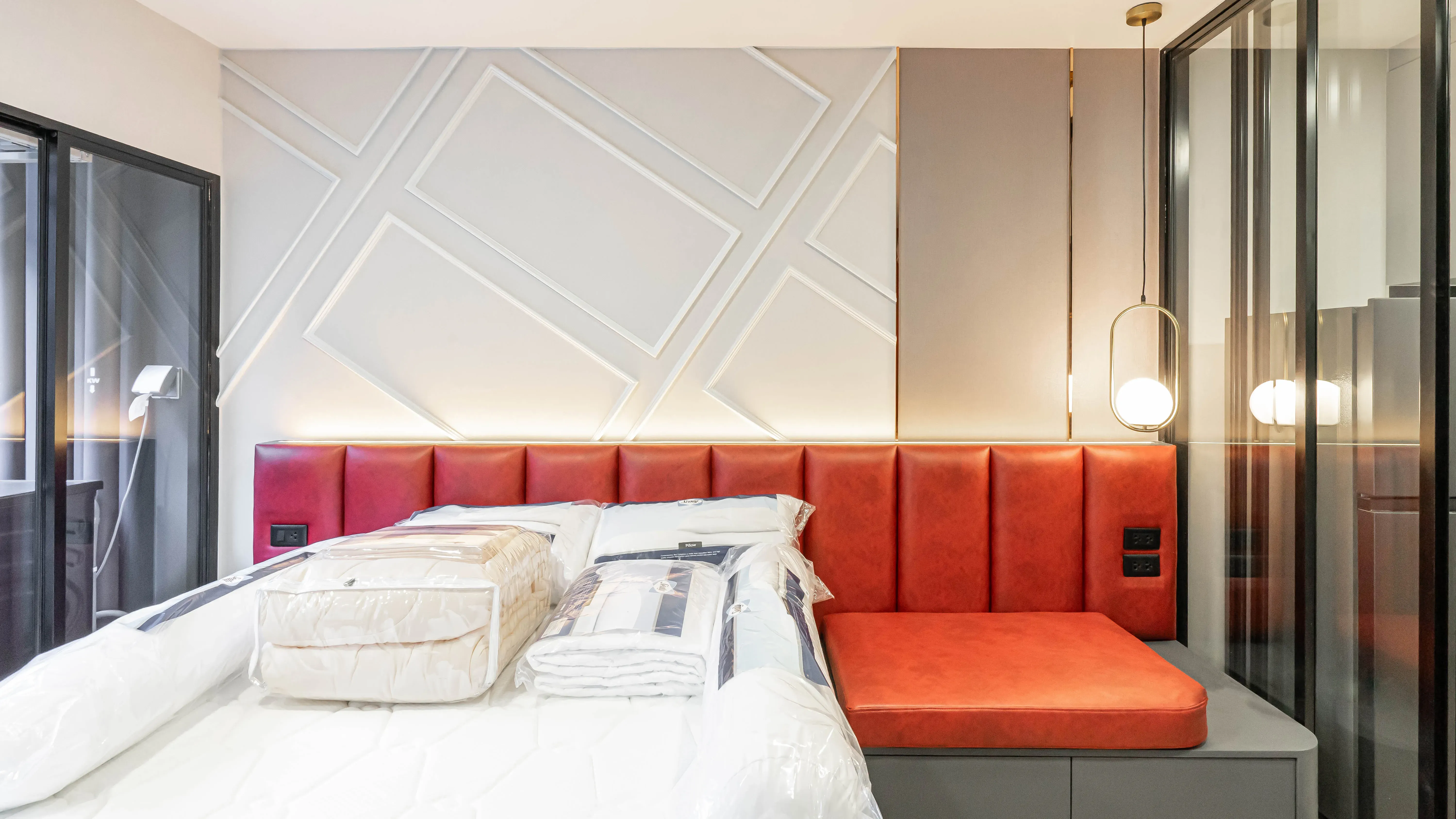 image-cover-bed-room-real