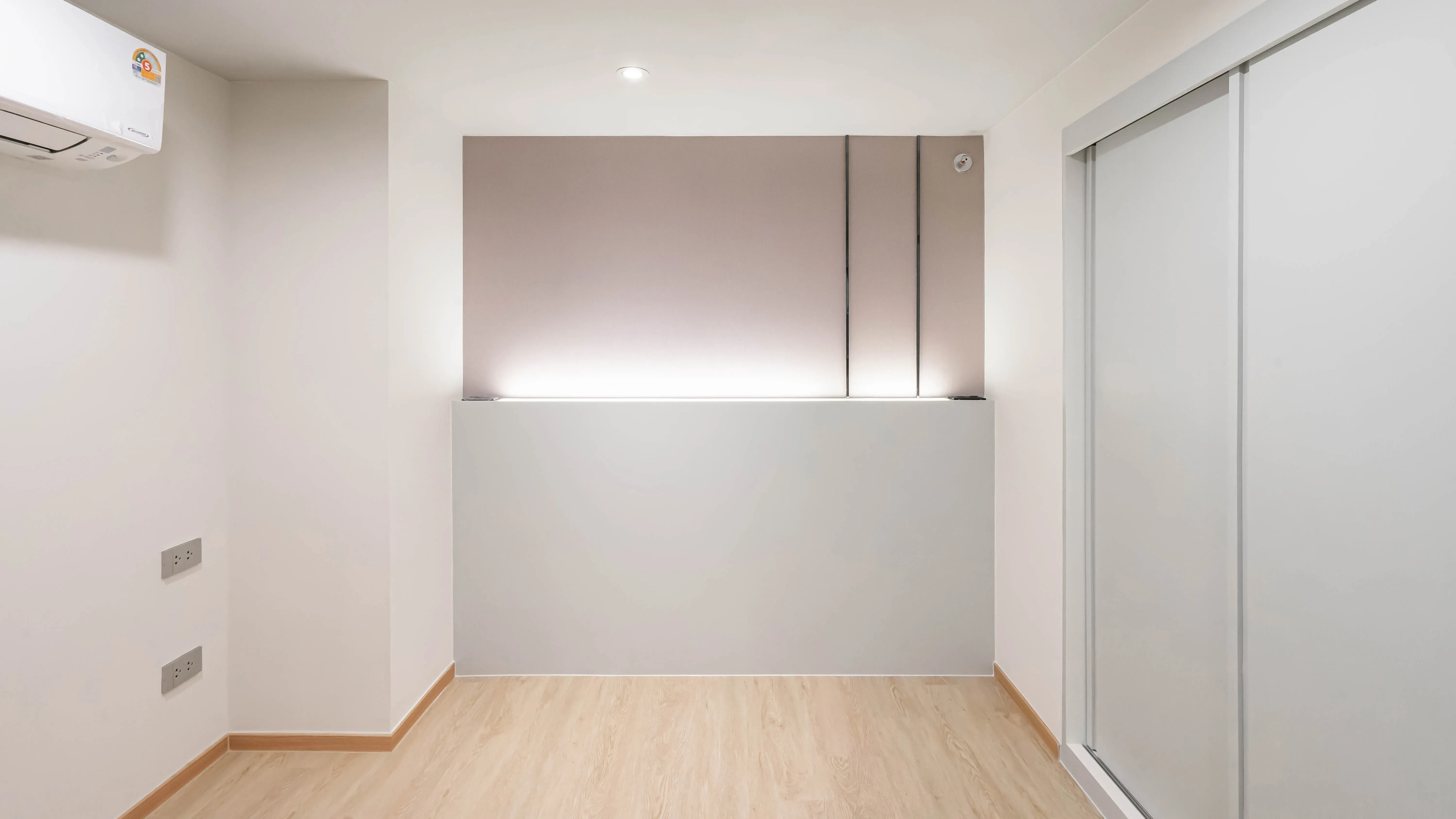 image-cover-bed-room-real