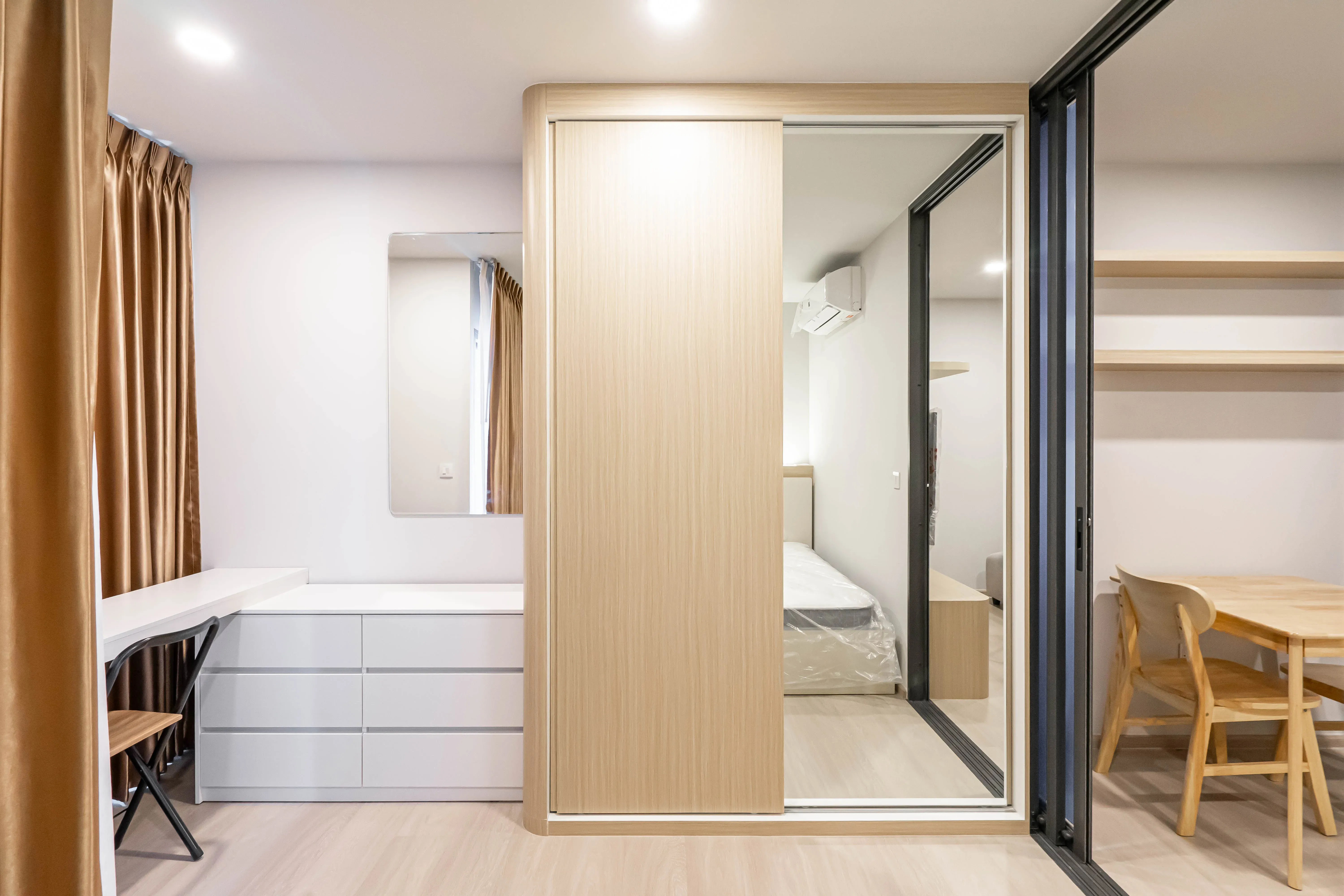 image-cover-bed-room-real