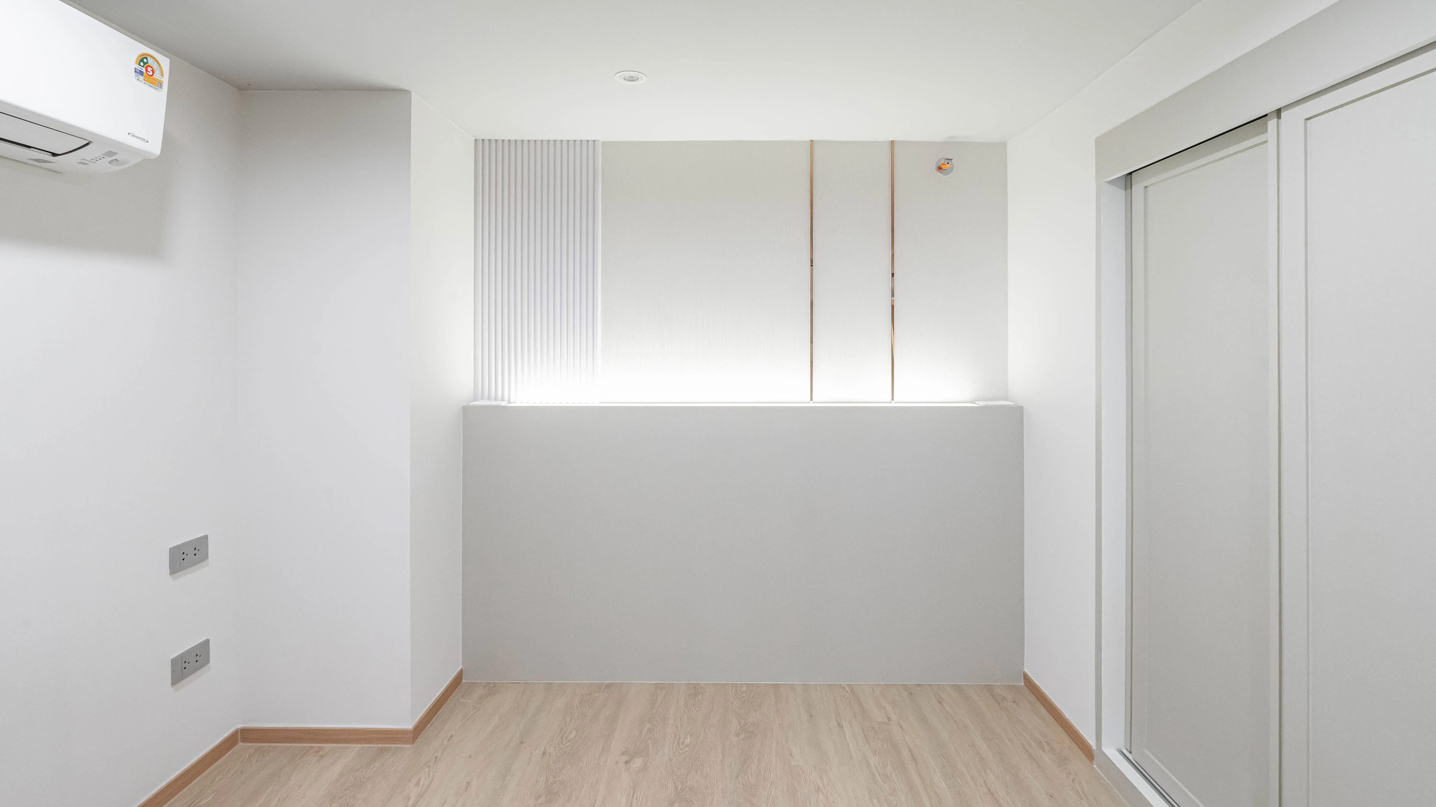 image-cover-bed-room-real